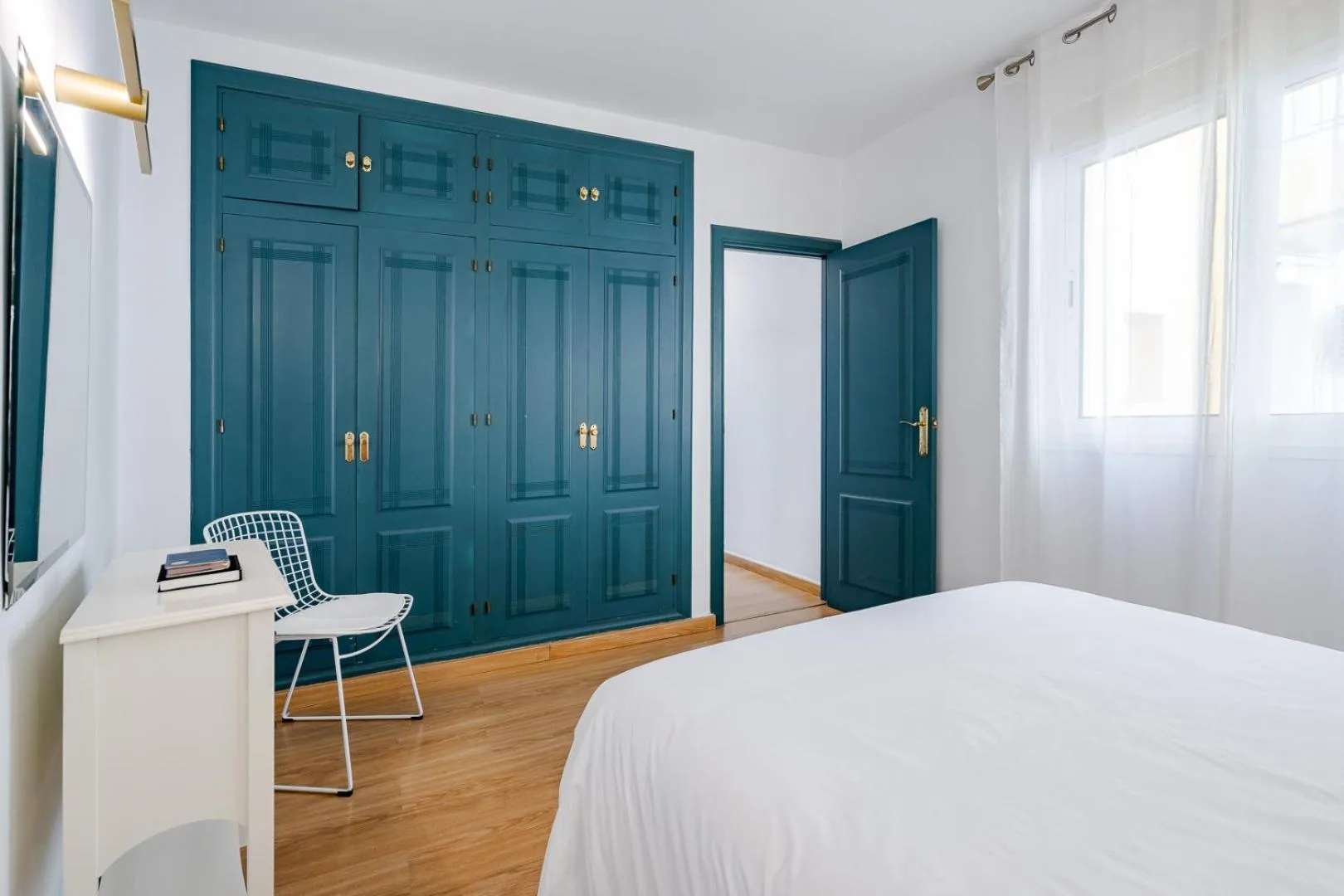 Bedroom, Bed in Hotel Agur