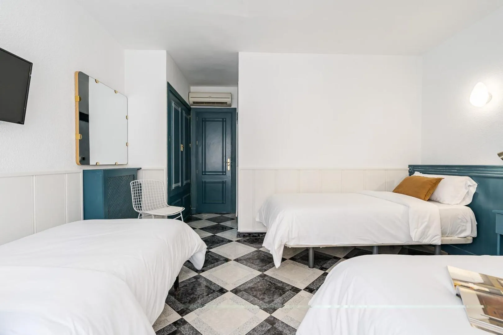 Bedroom, Bed in Hotel Agur