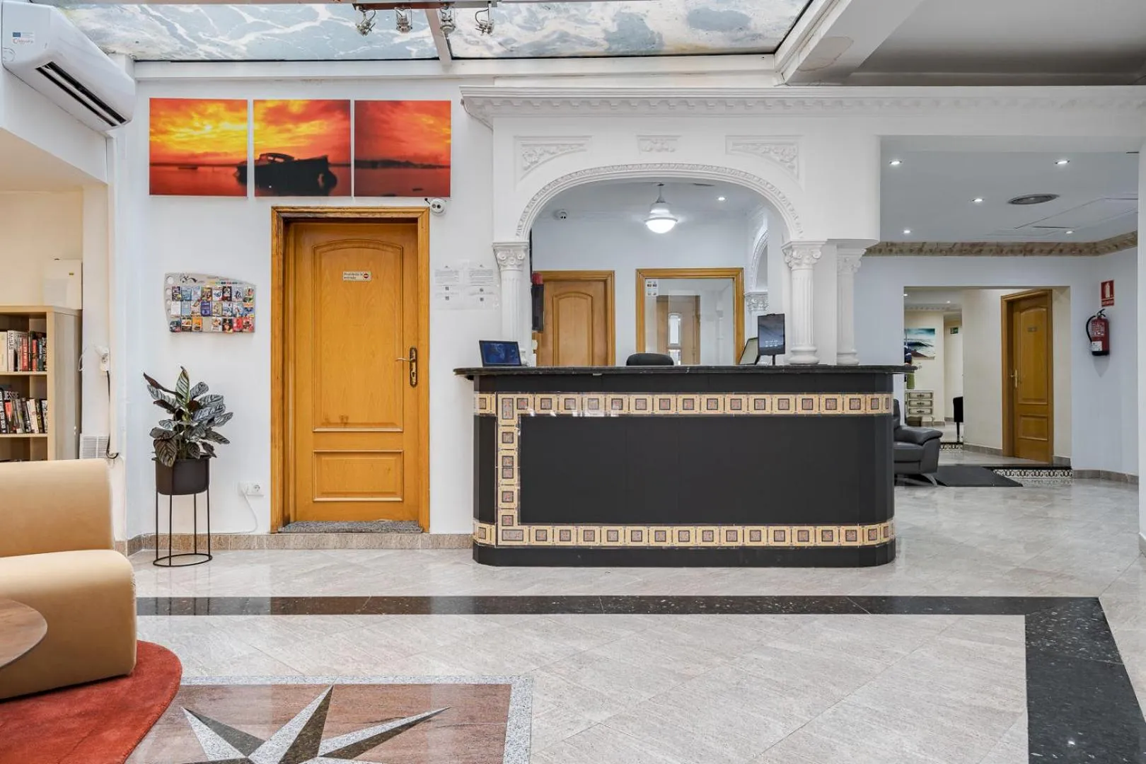 Lobby or reception in Hotel Agur