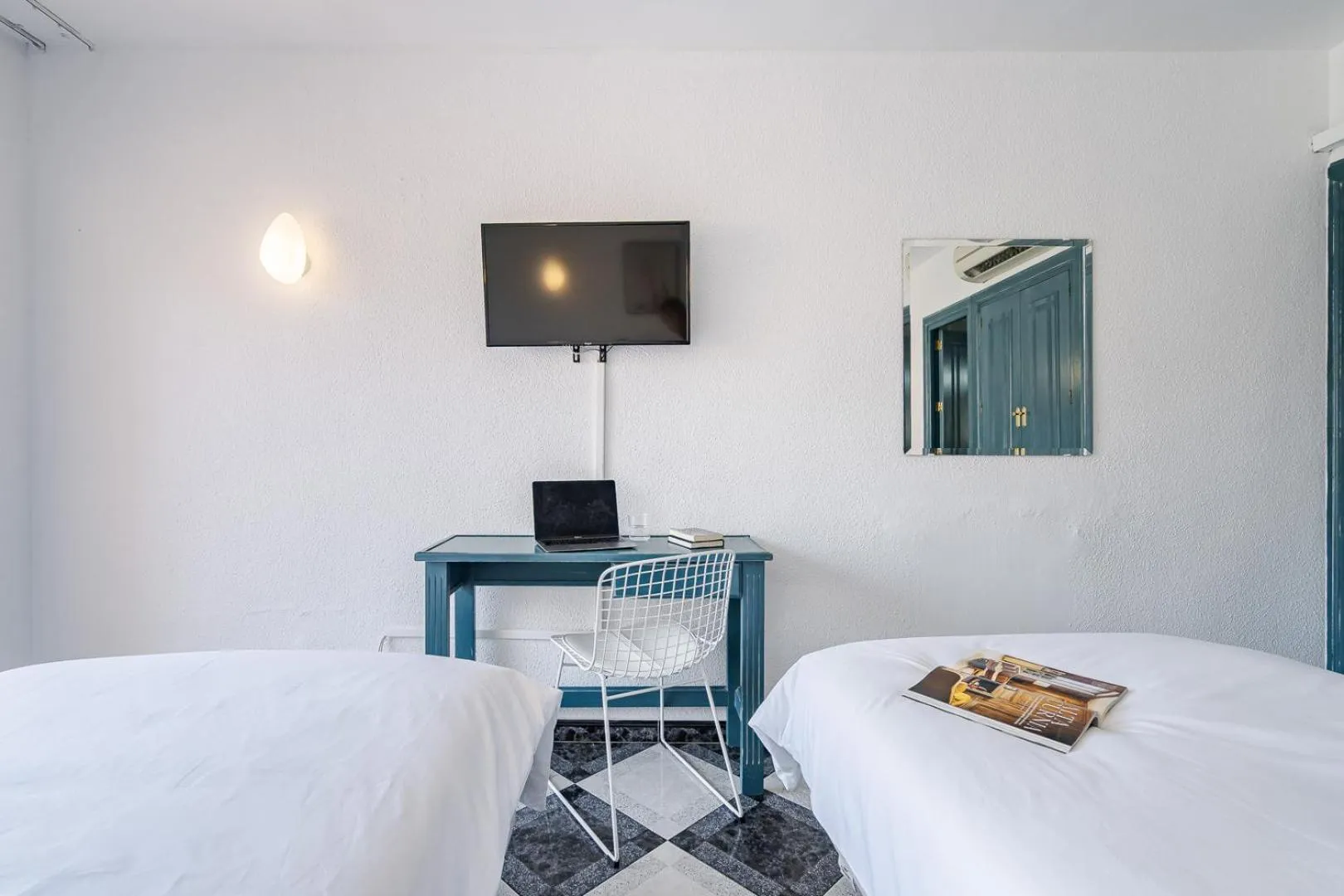 Bedroom, Bed in Hotel Agur