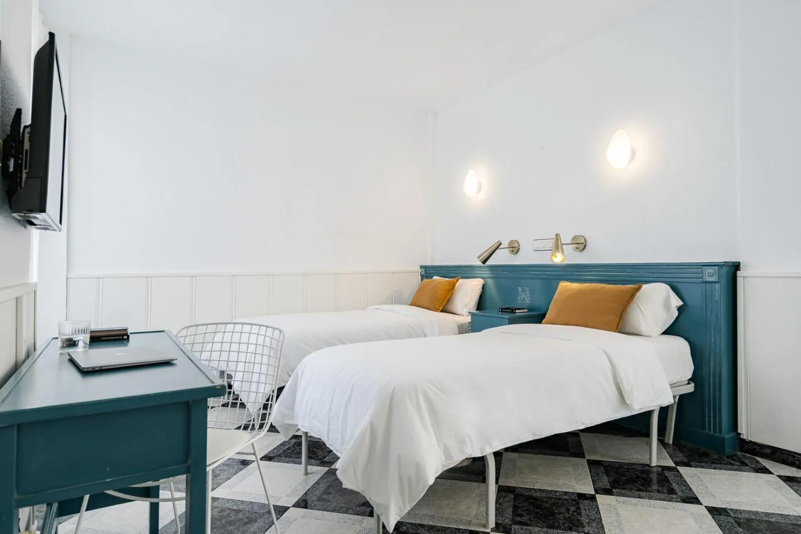 Bedroom, Bed in Hotel Agur