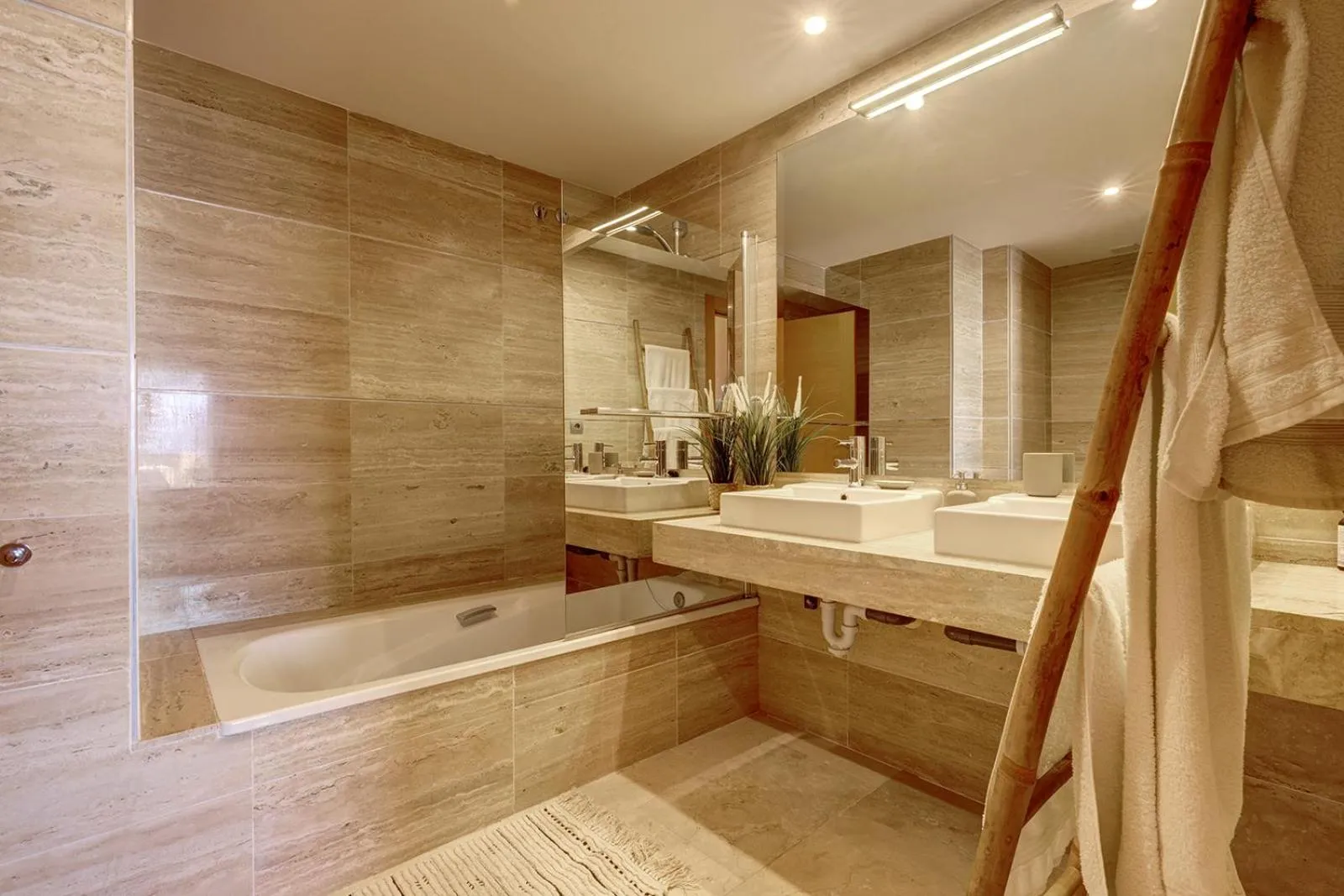 Bathroom in Quartiers Marbella Golden Penthouse