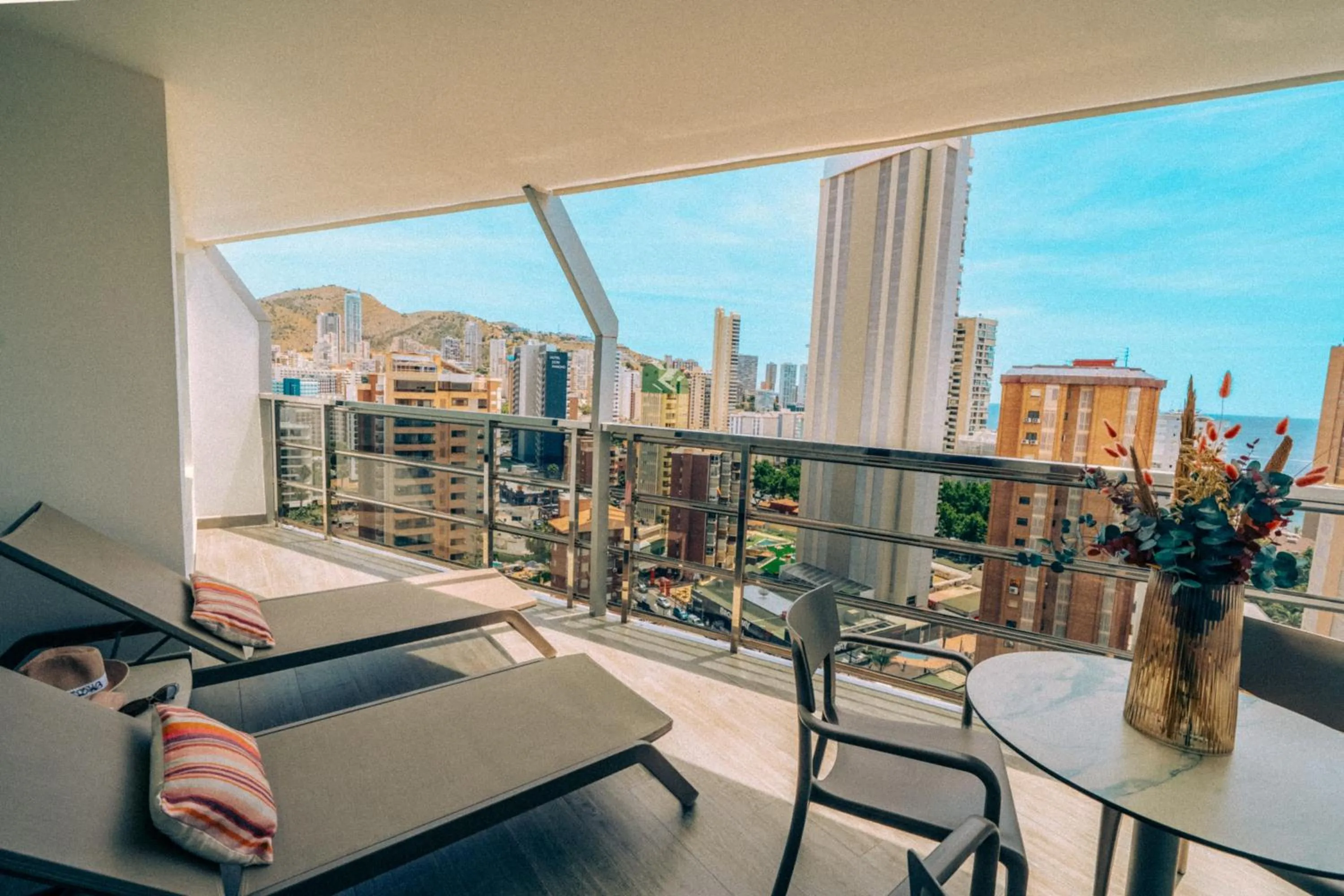 Marina Resort Benidorm - The Original Benidorm Vibe