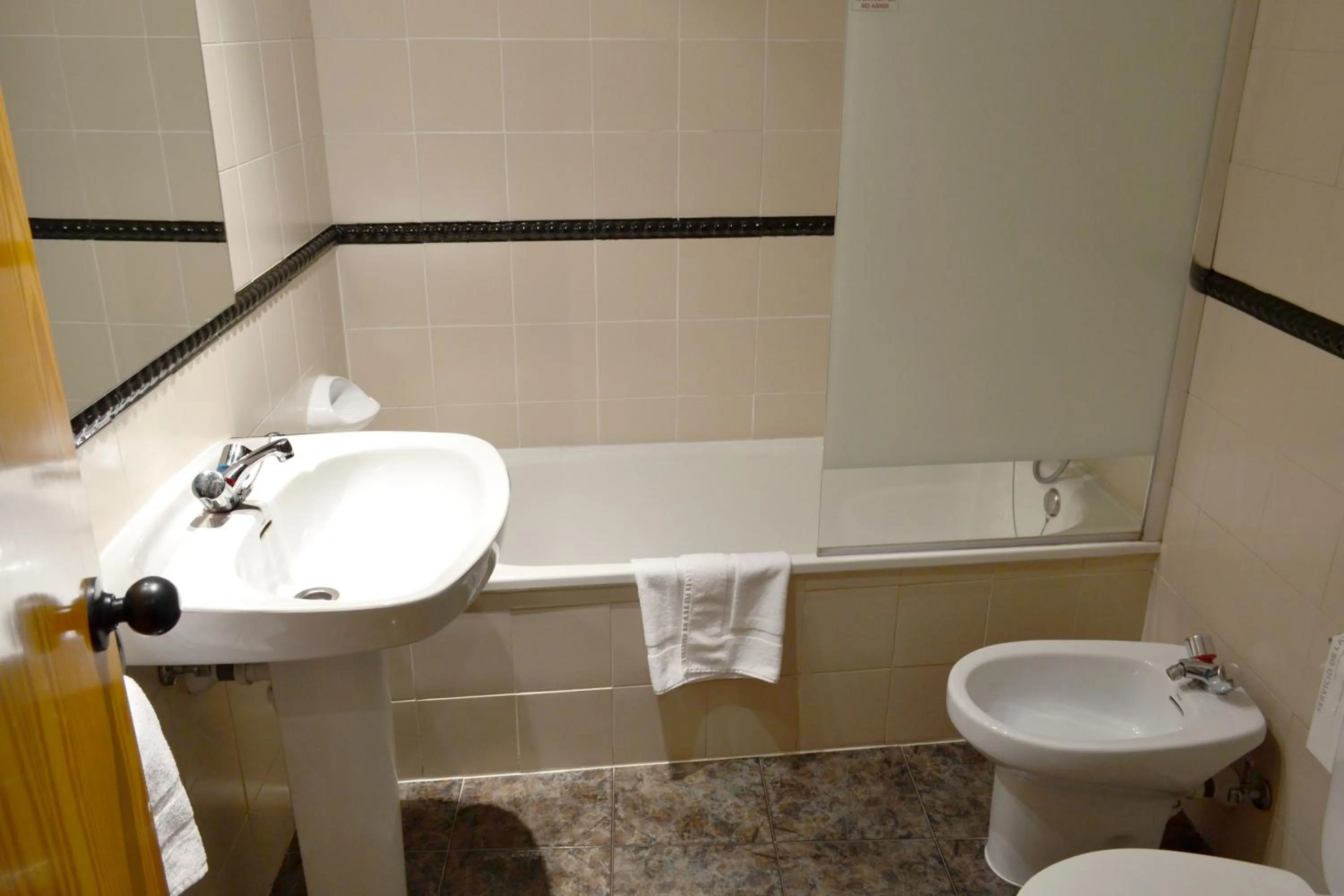 Bathroom in Hotel Alda Pasaje