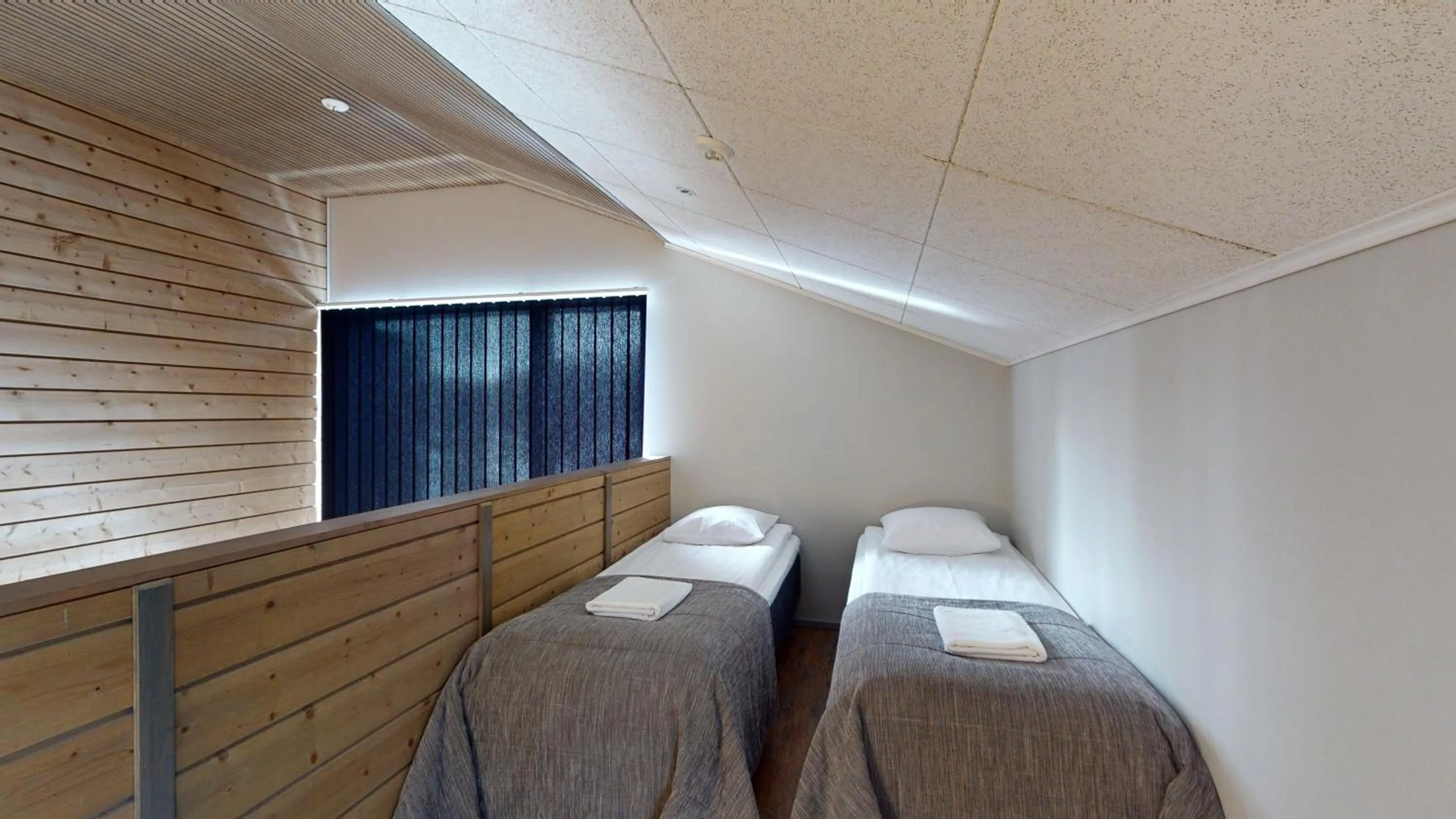 Photo of the whole room, Bed in Sandy Kelt - Irish House Apartments