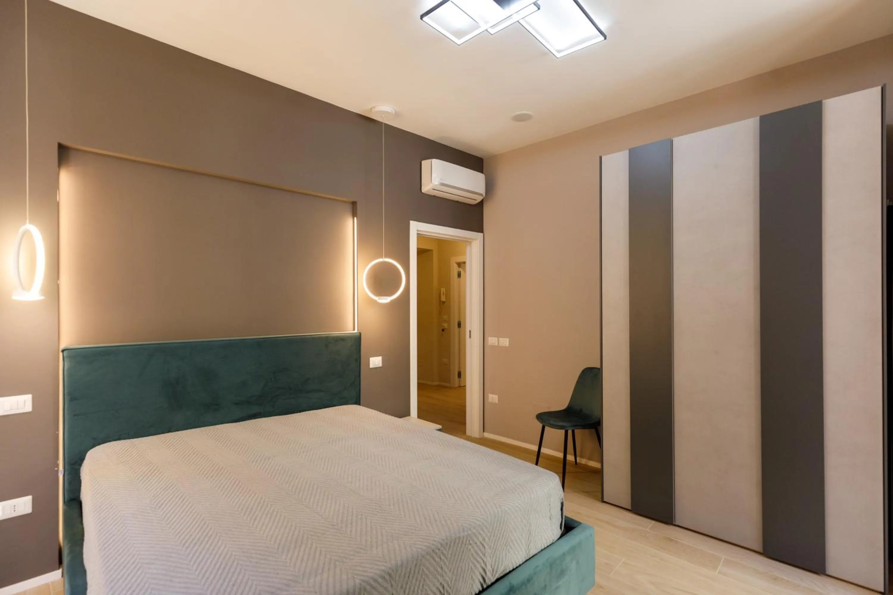 Bed in Seven Winds Suite