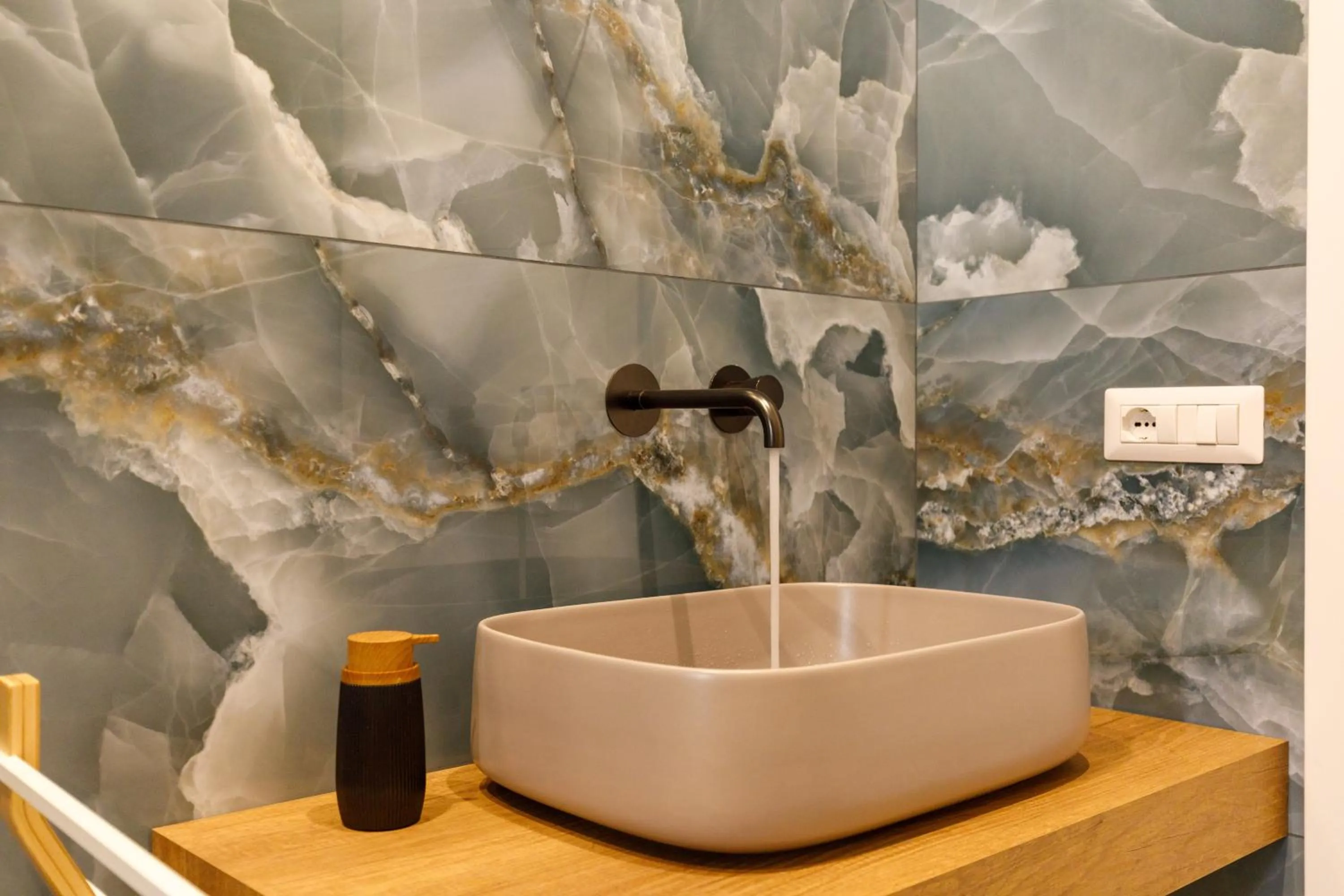 Bathroom in Seven Winds Suite
