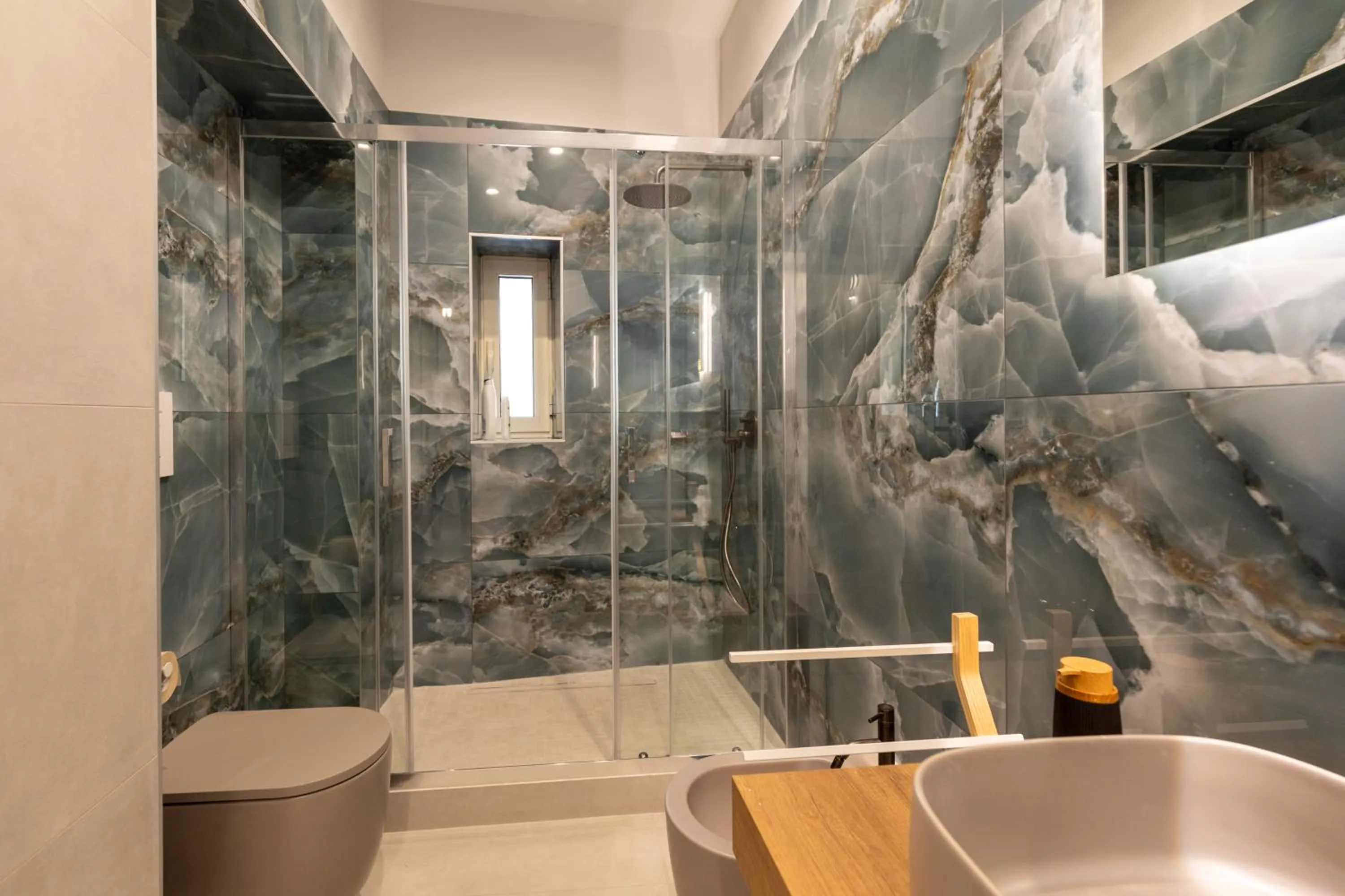 Shower in Seven Winds Suite