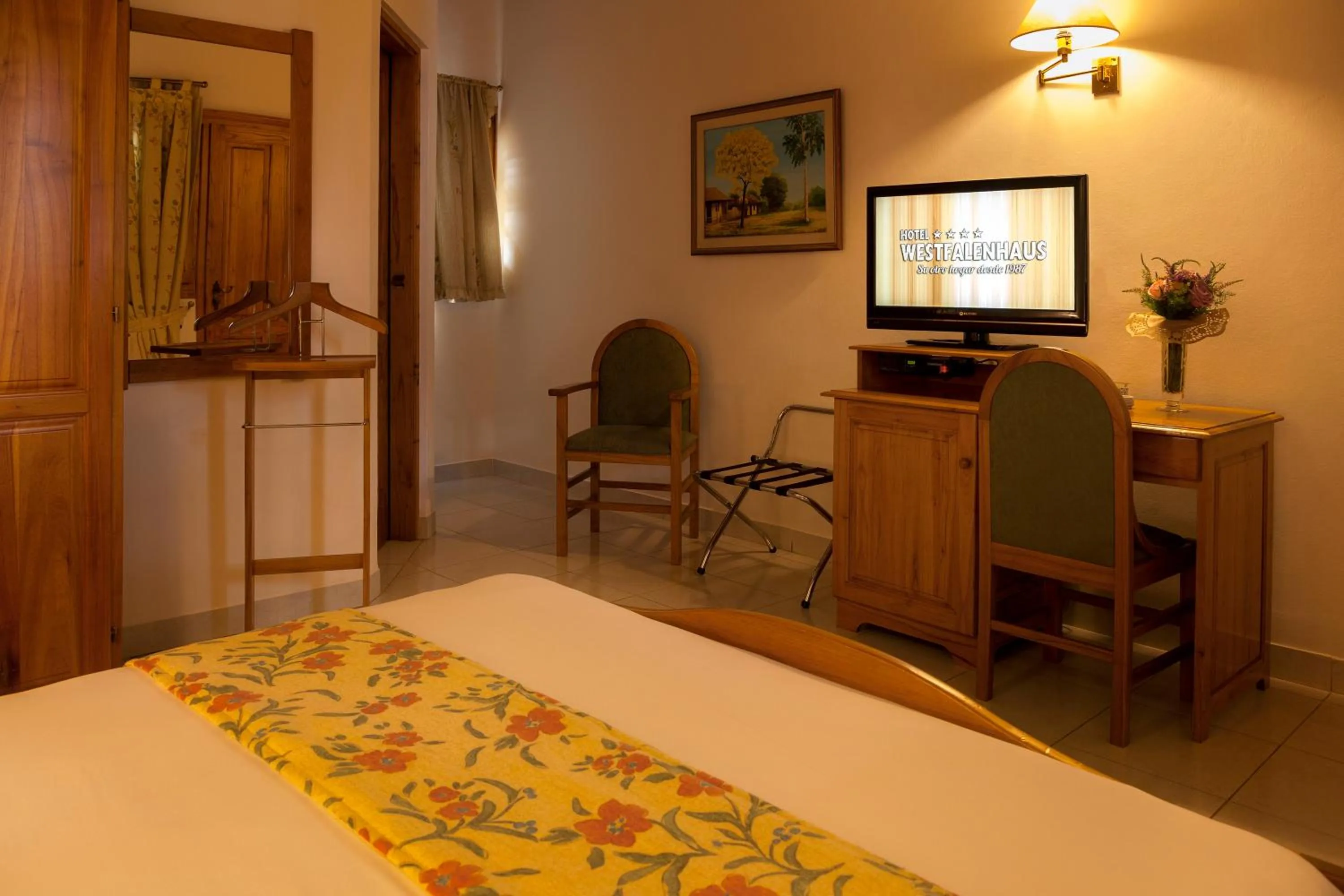 TV and multimedia, Bed in Hotel Westfalenhaus