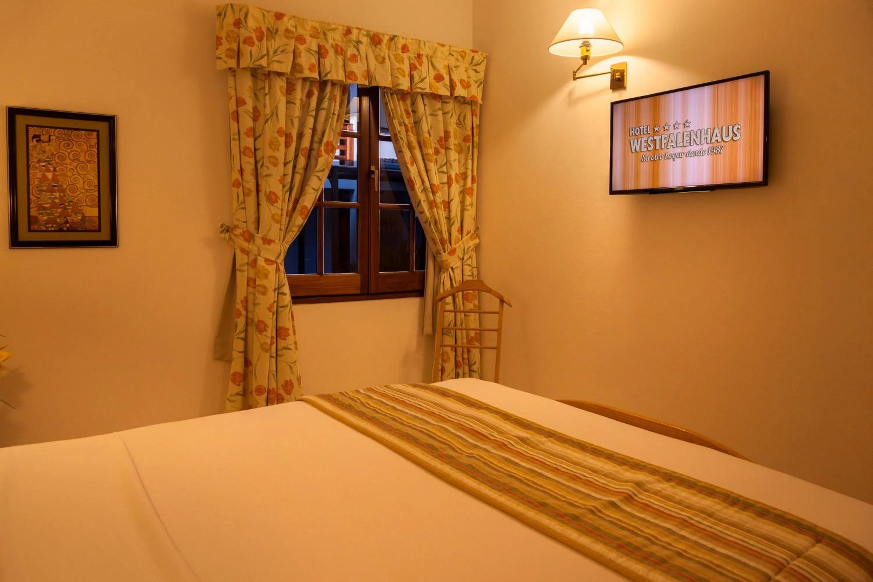 TV and multimedia, Bed in Hotel Westfalenhaus