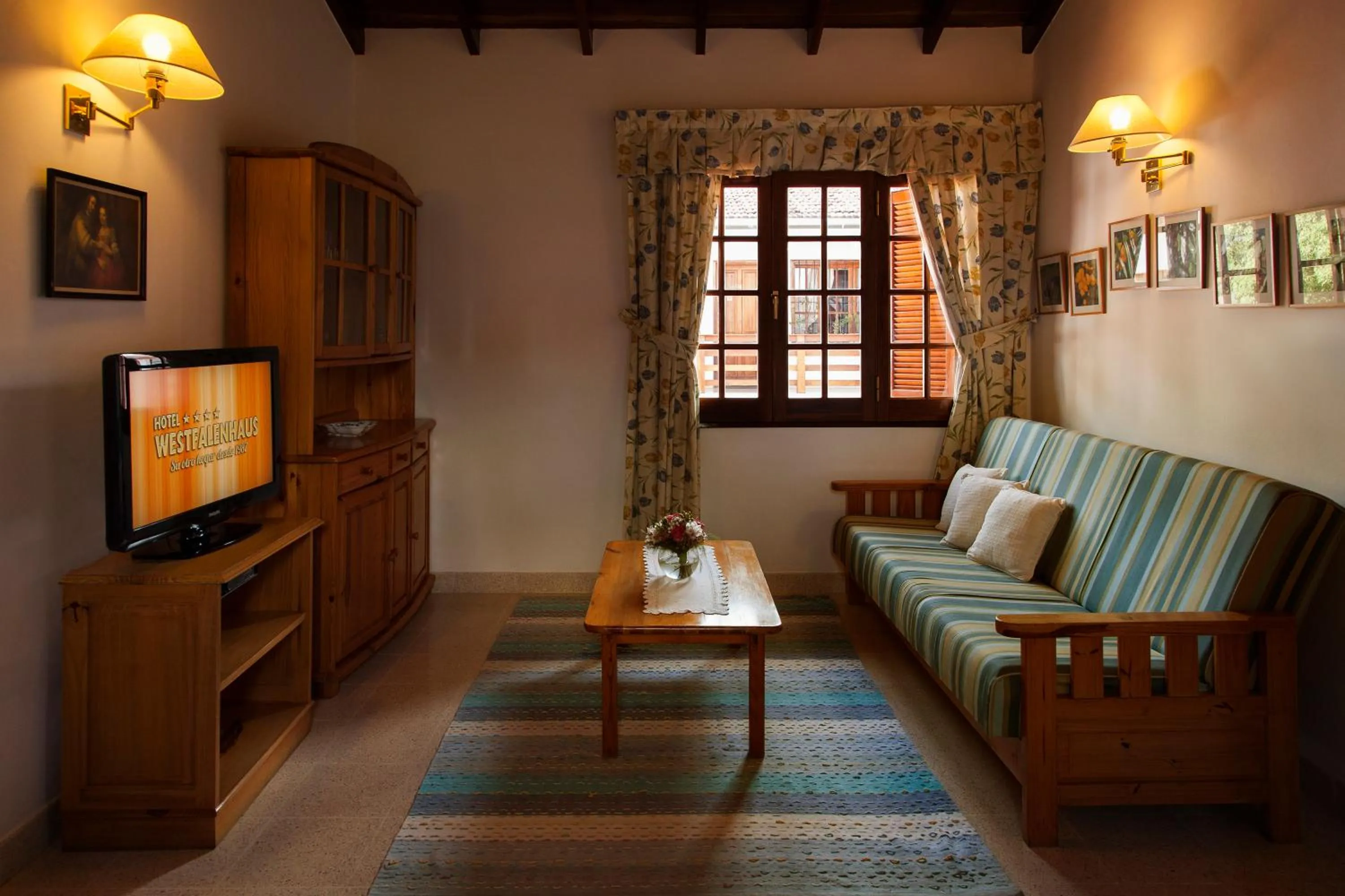 TV and multimedia in Hotel Westfalenhaus