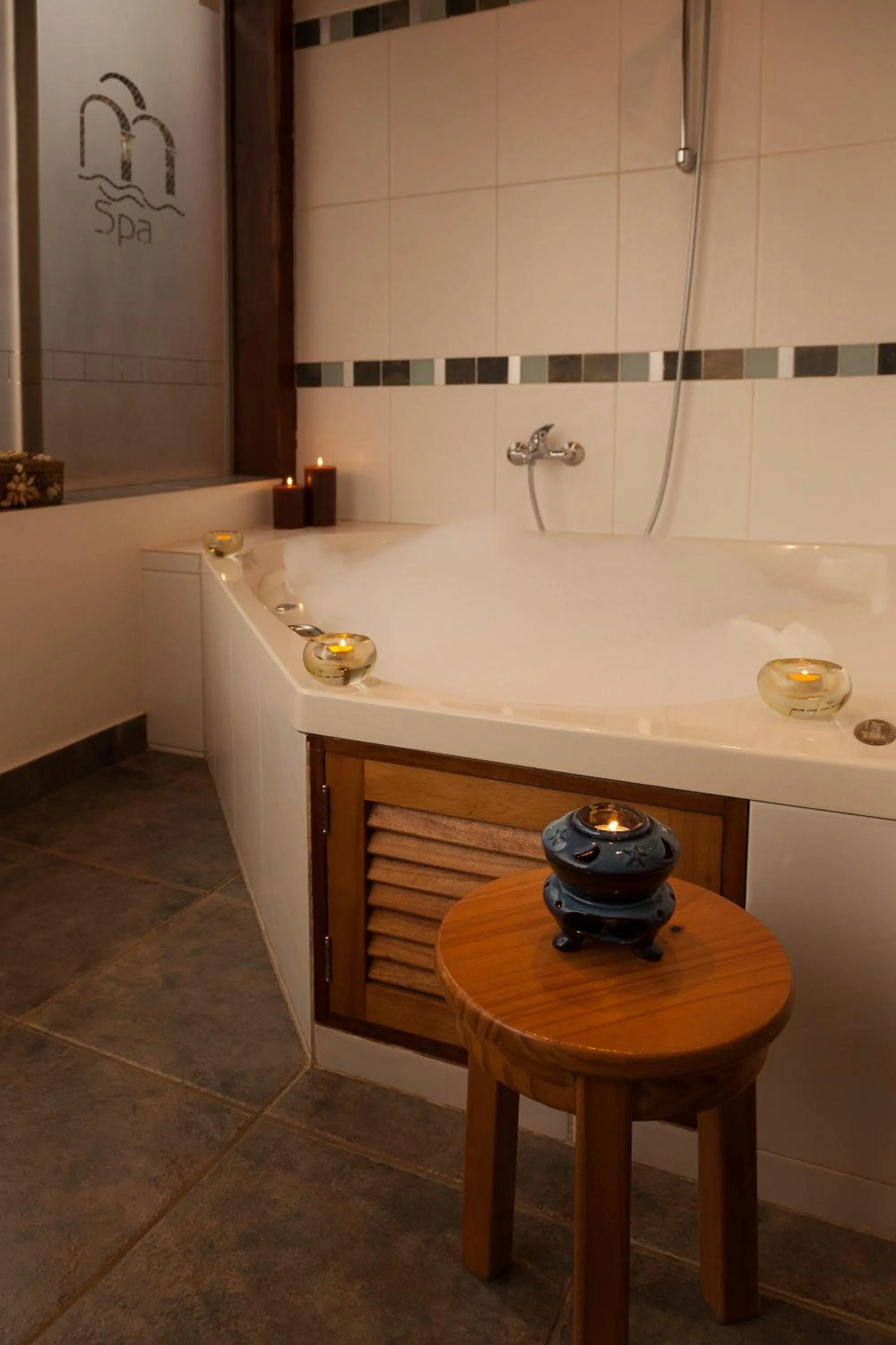 Hot Tub in Hotel Westfalenhaus