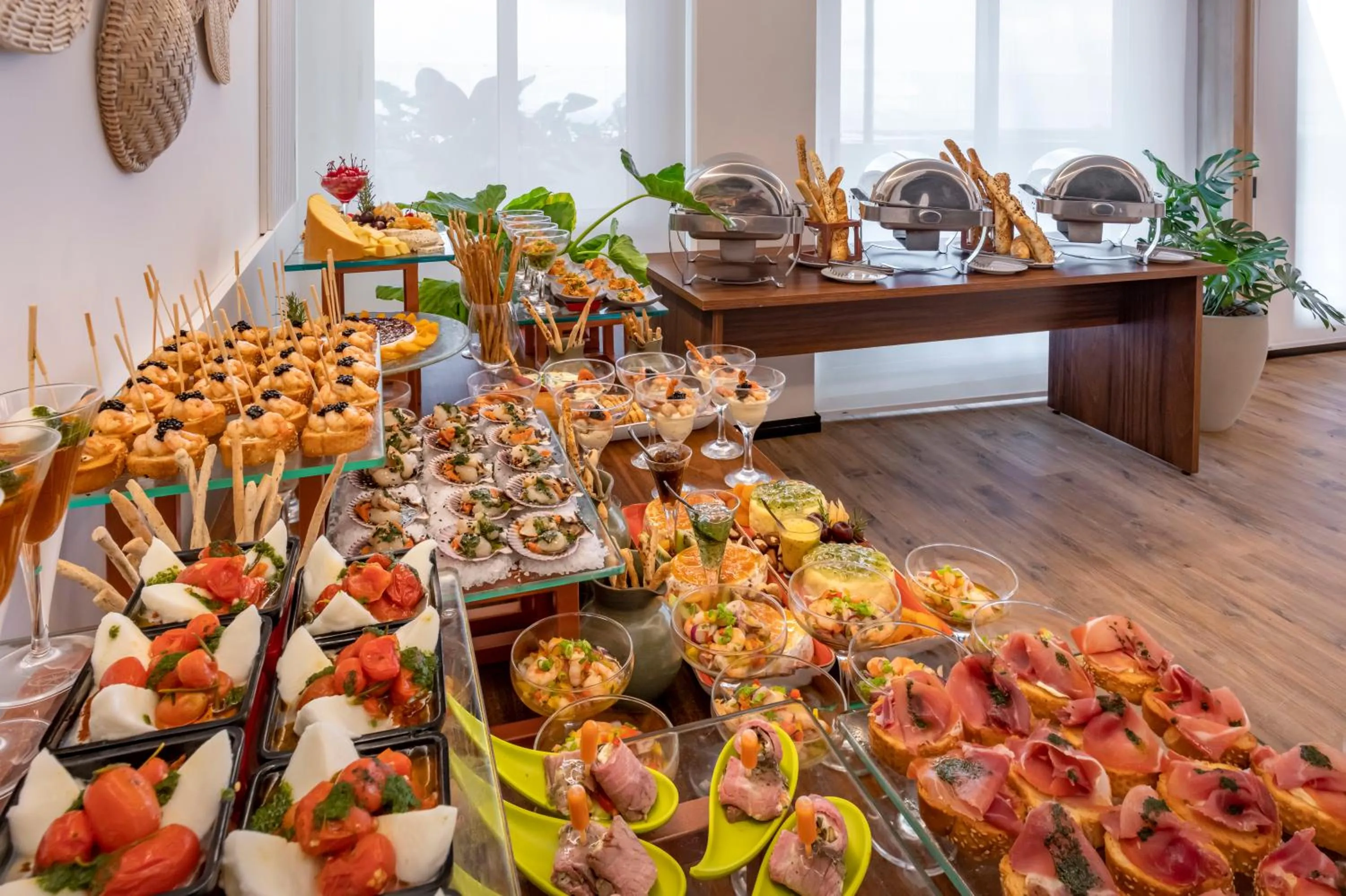 Food and drinks in SERHS Experience Suítes