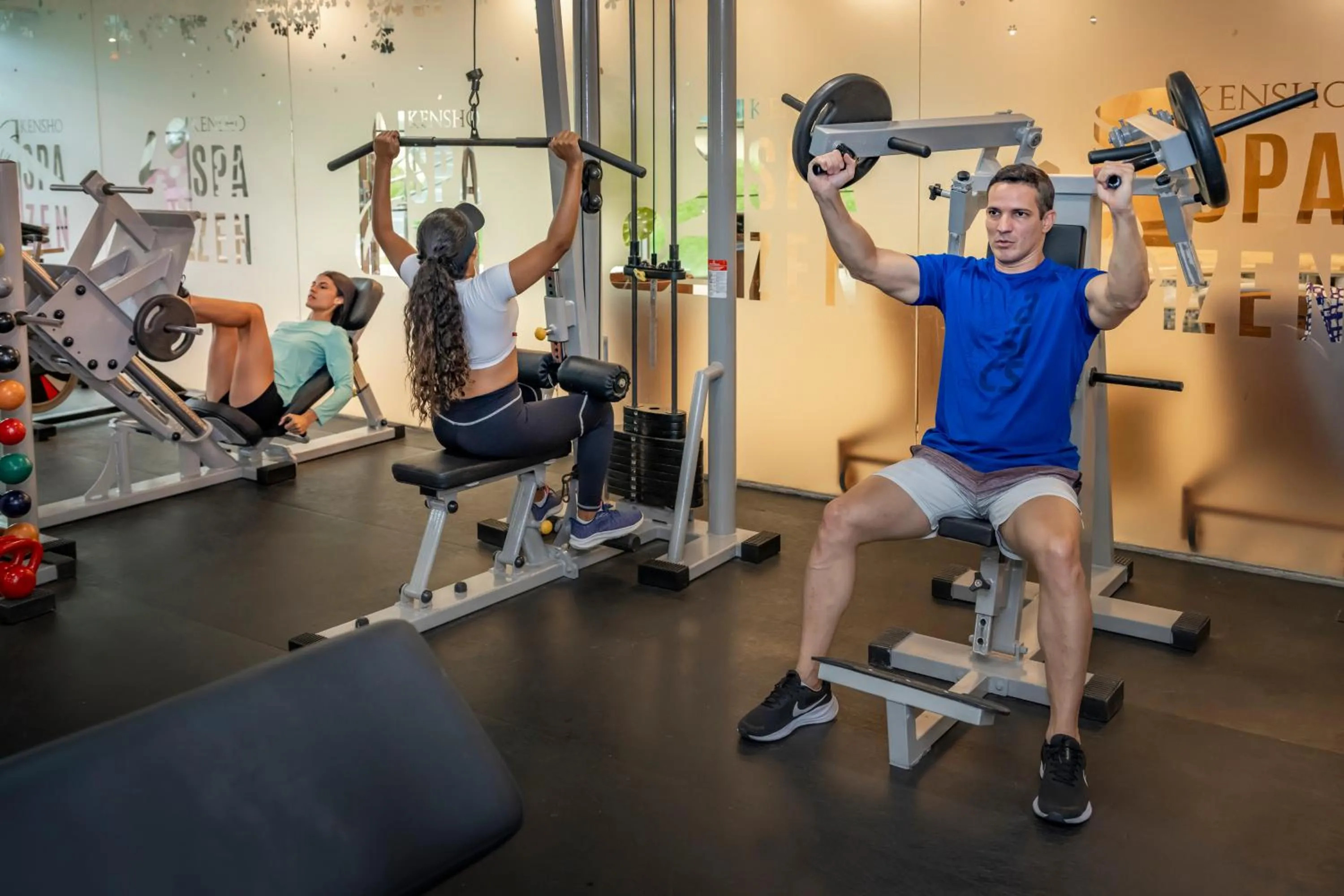 Fitness centre/facilities in SERHS Experience Suítes