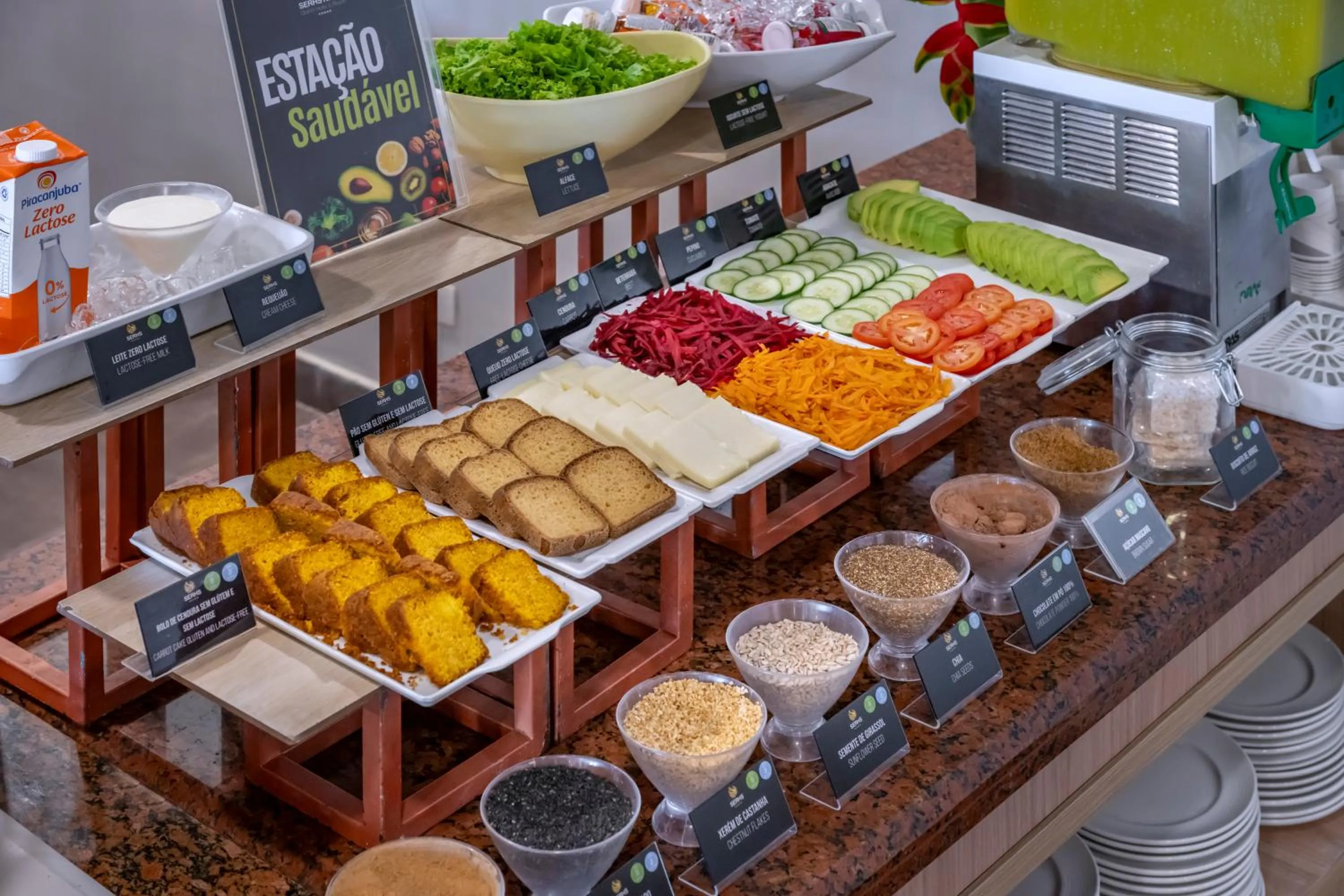 Food in SERHS Experience Suítes