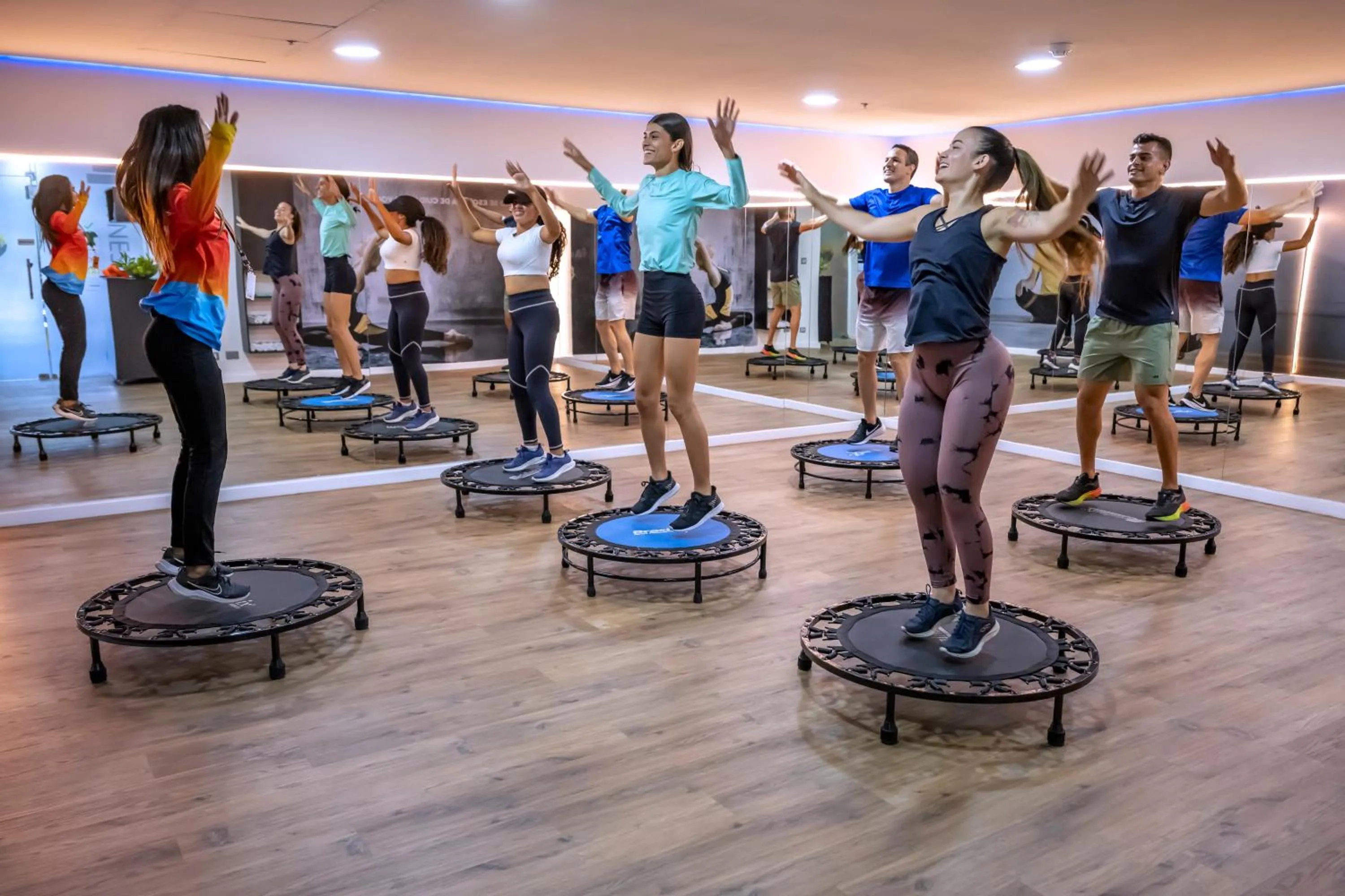 Fitness centre/facilities in SERHS Experience Suítes