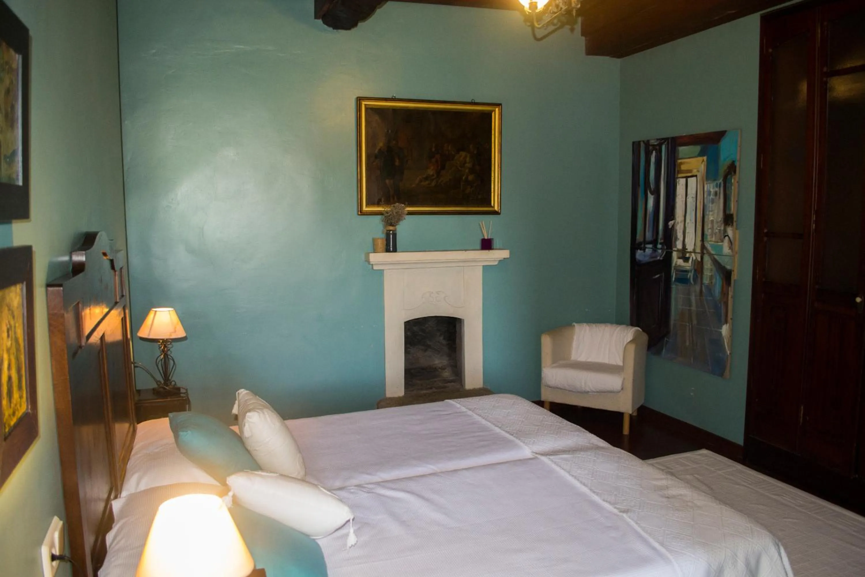 Photo of the whole room, Bed in Pazo Larache