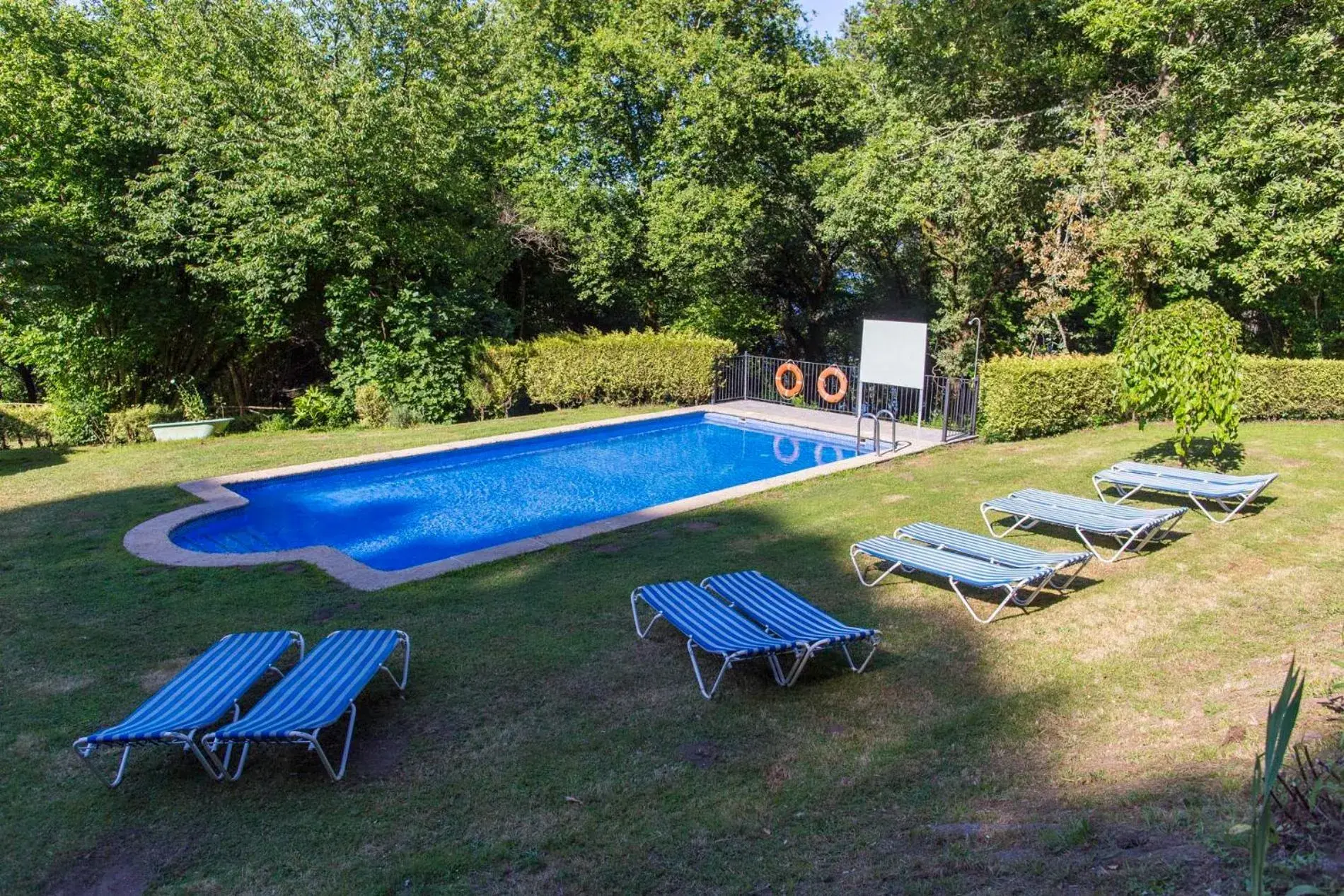 Swimming pool in Pazo Larache Swimming pool in Pazo Larache