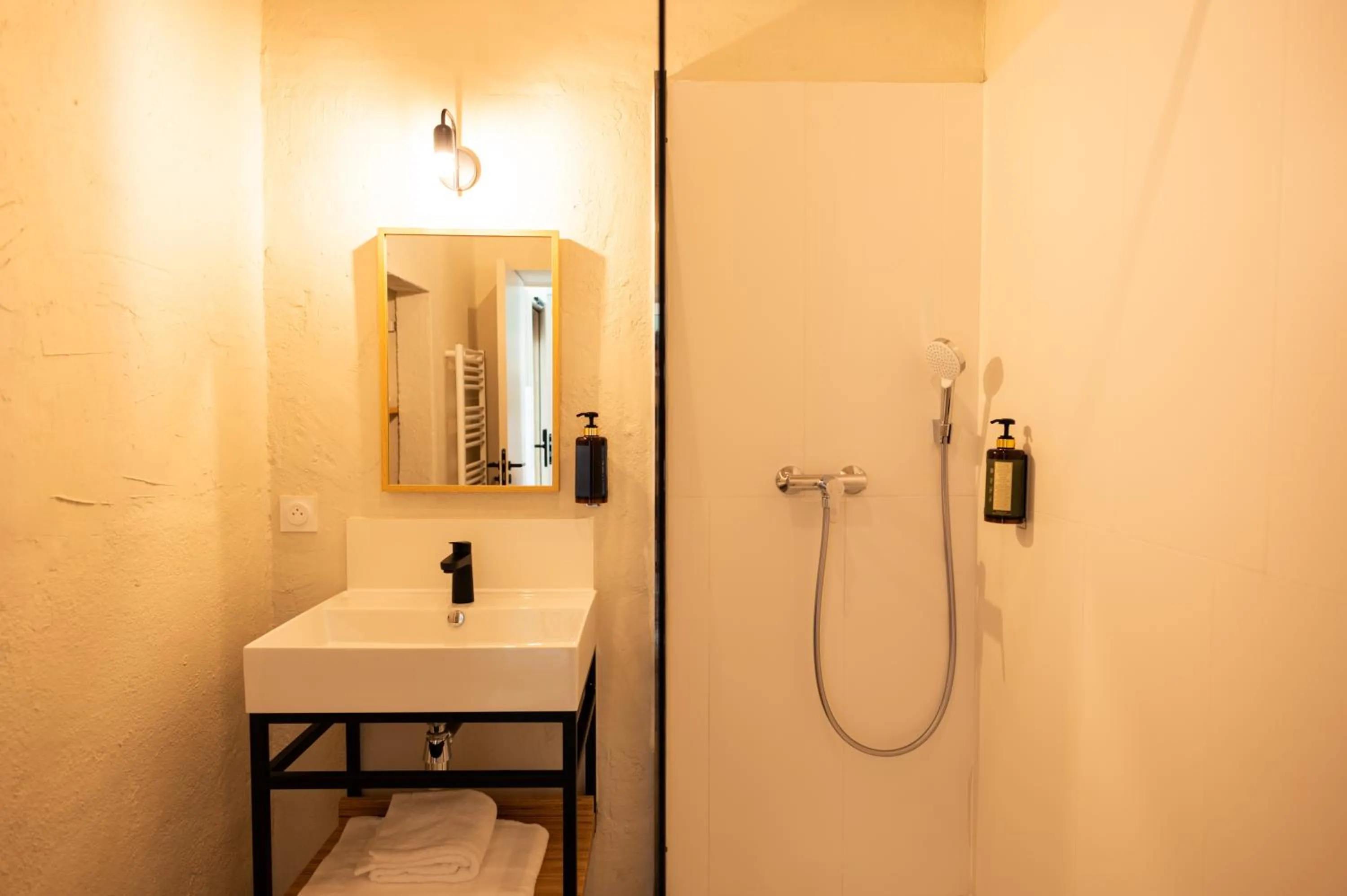 Standard Twin Room in Hôtel La Prison