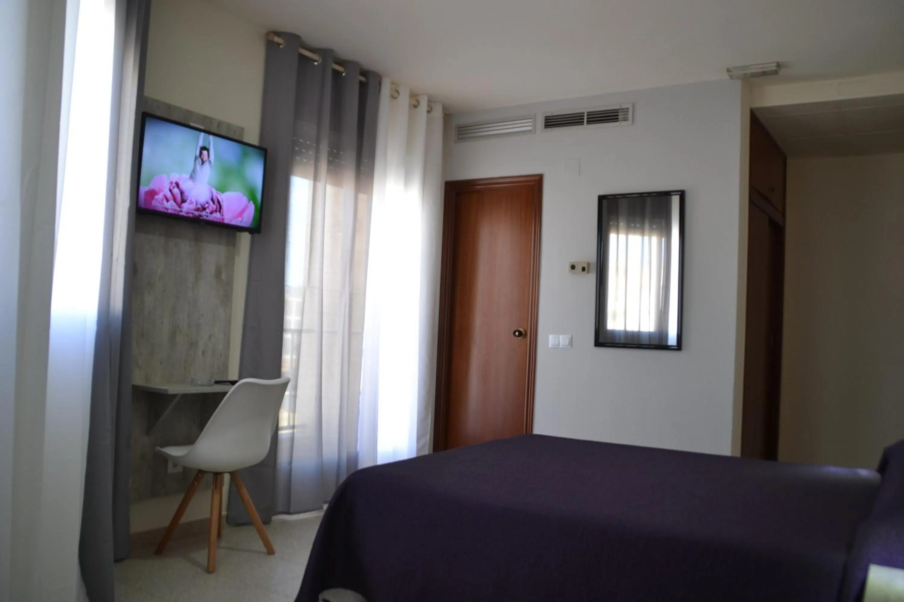 Photo of the whole room, Bed in Hotel Congra