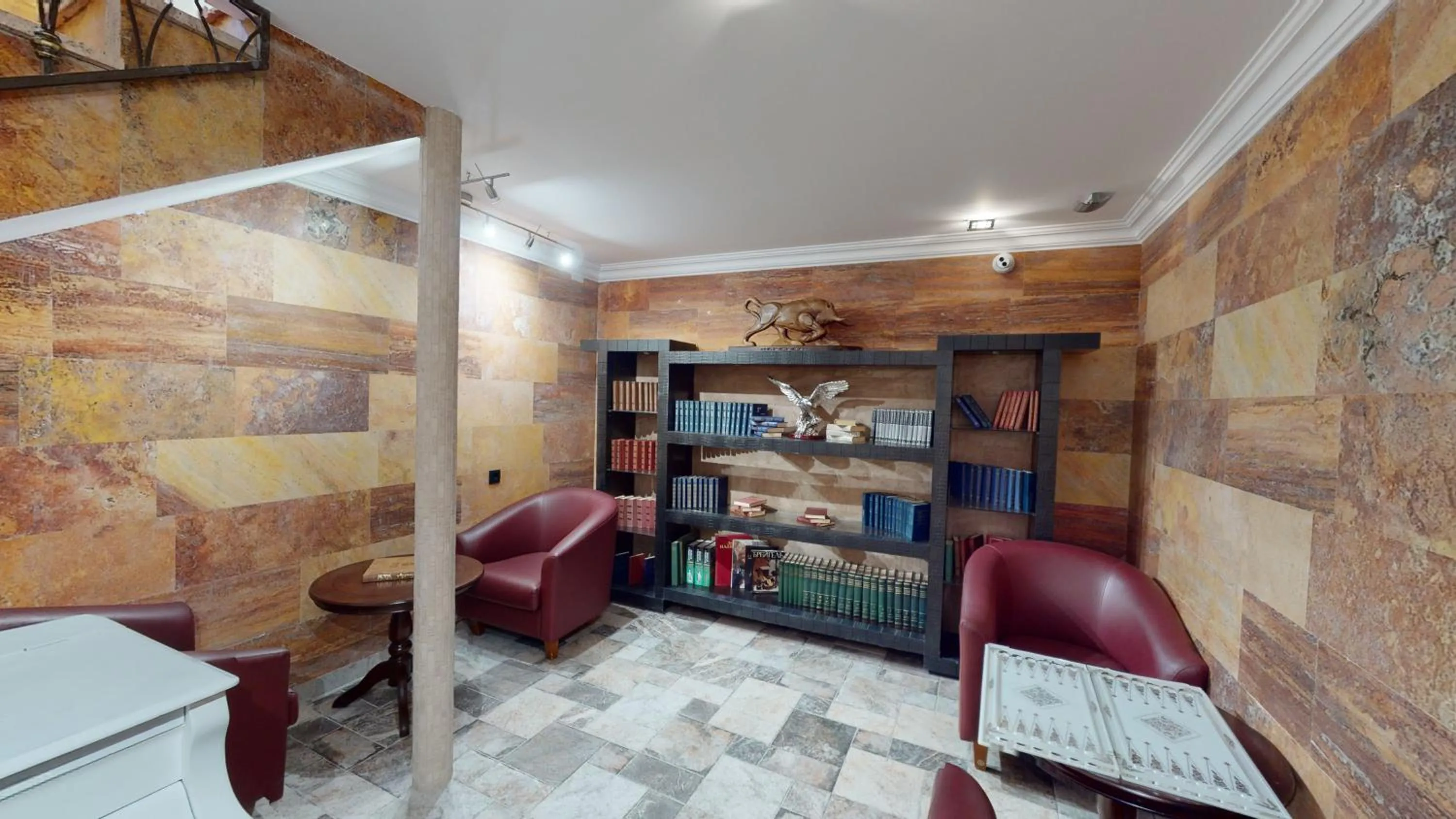 Library in Aspar Boutique Hotel