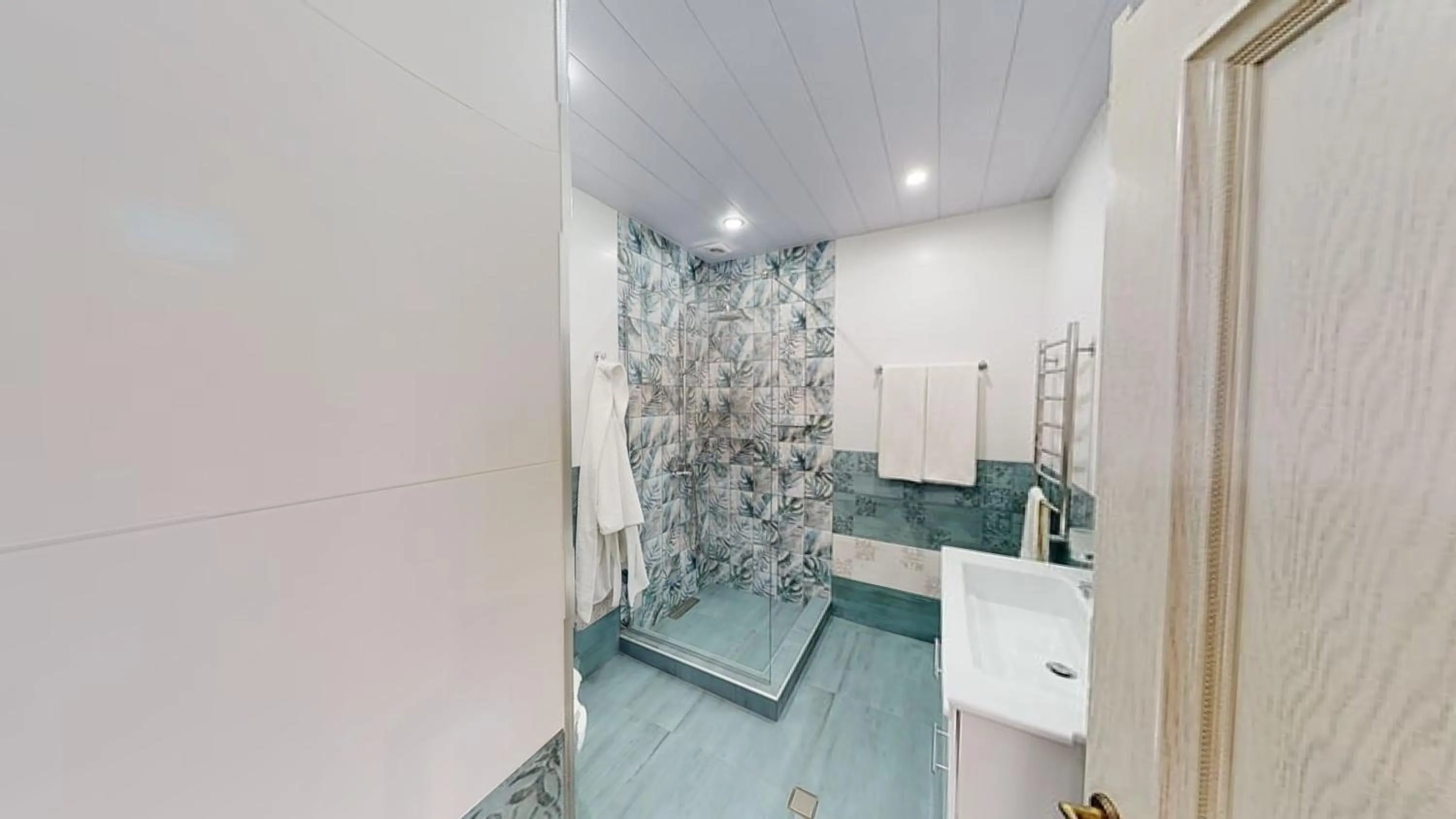 Shower in Aspar Boutique Hotel