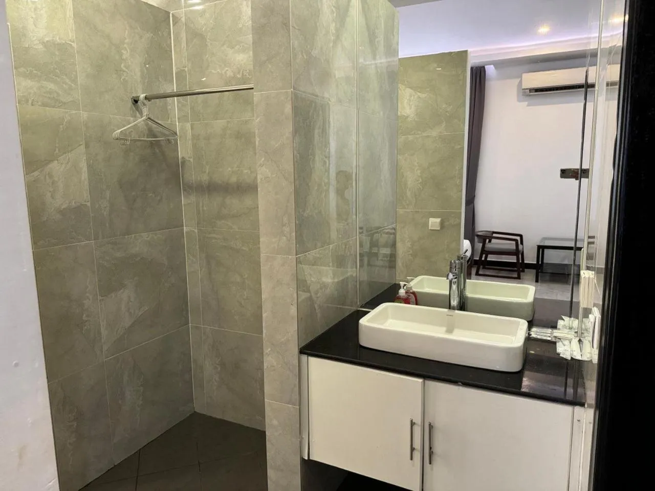 Toilet in Flex Urban Family Villa Hotel