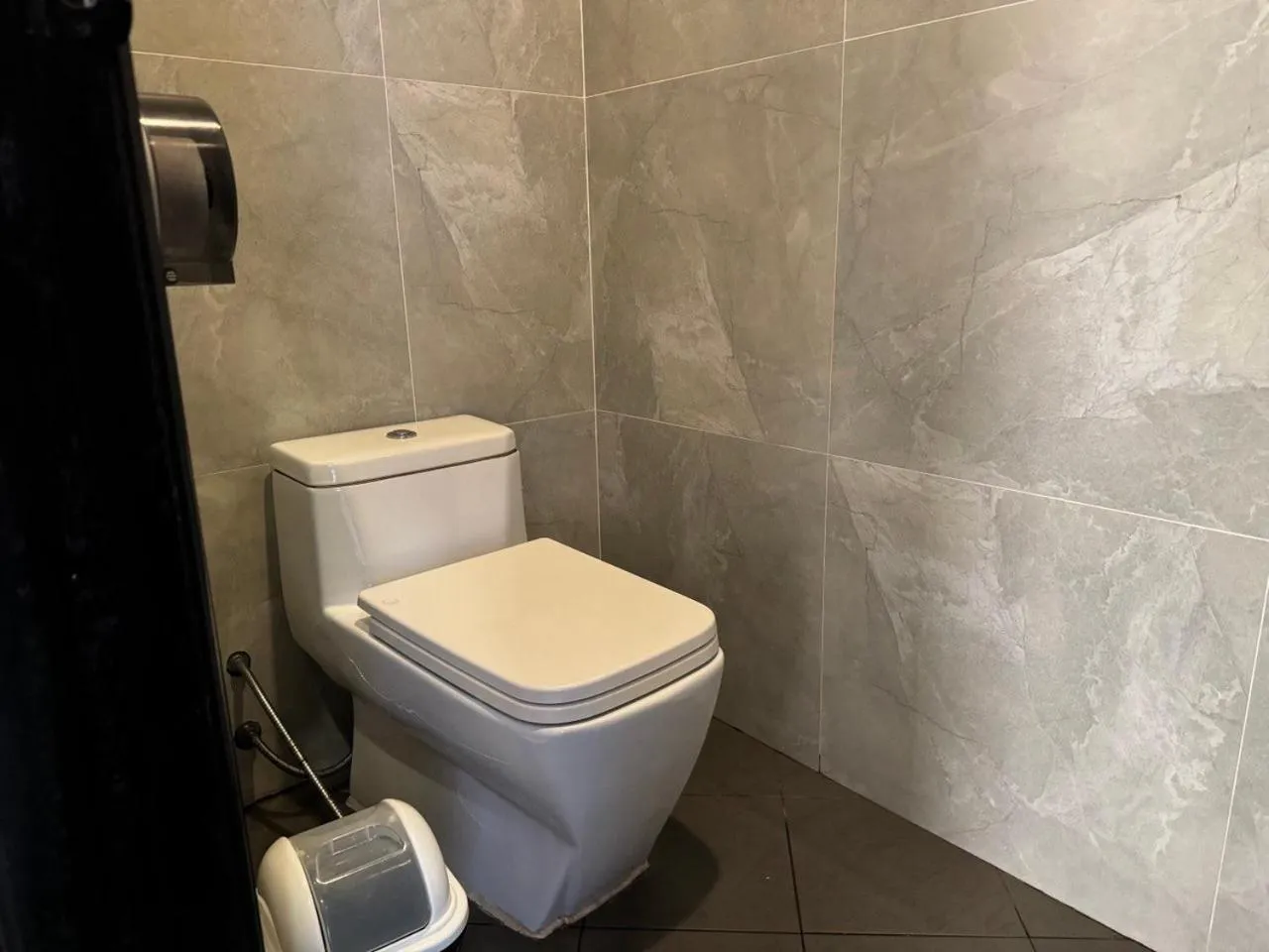 Toilet in Flex Urban Family Villa Hotel