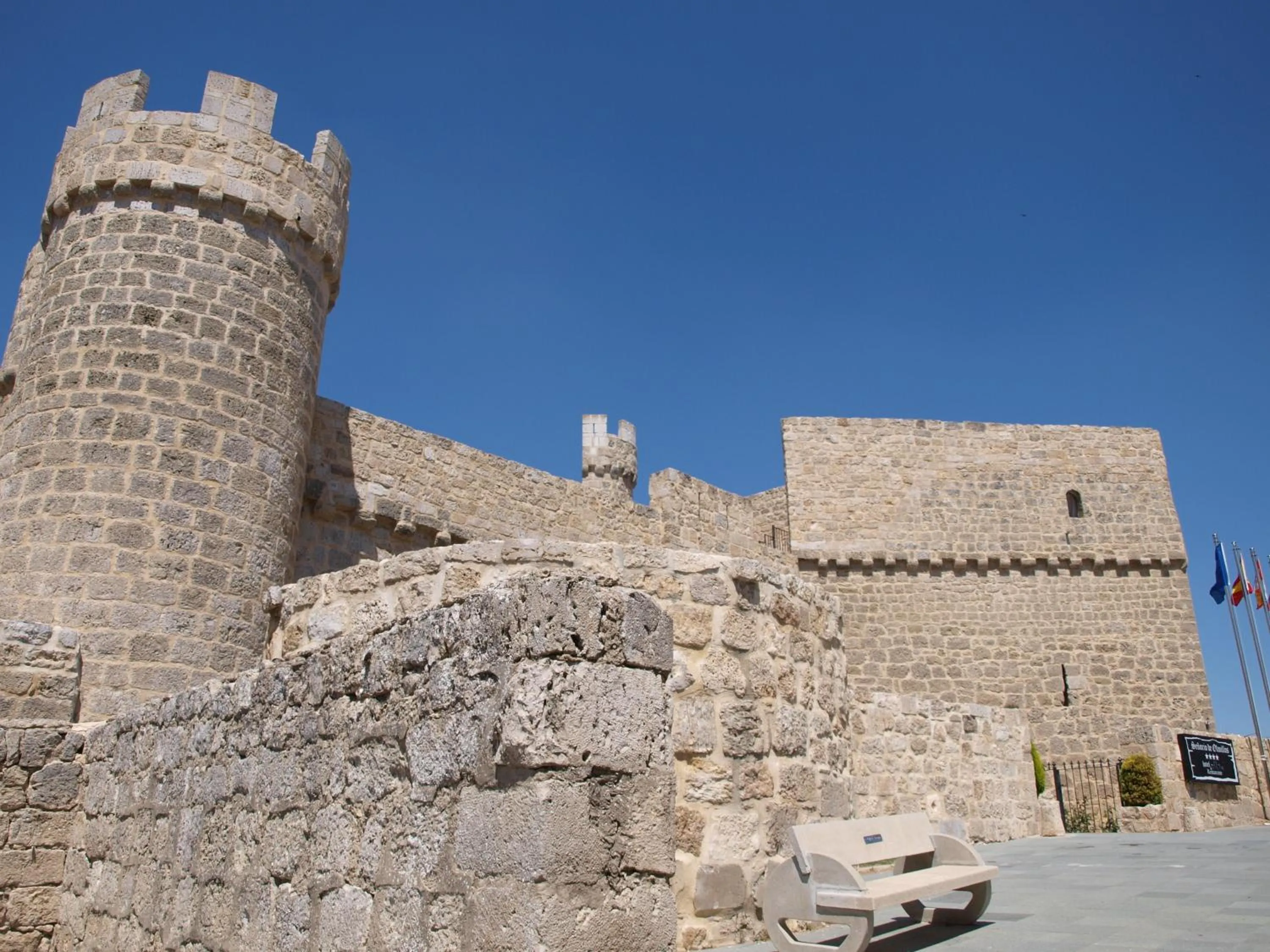 Facade/entrance in Señorio de Olmillos