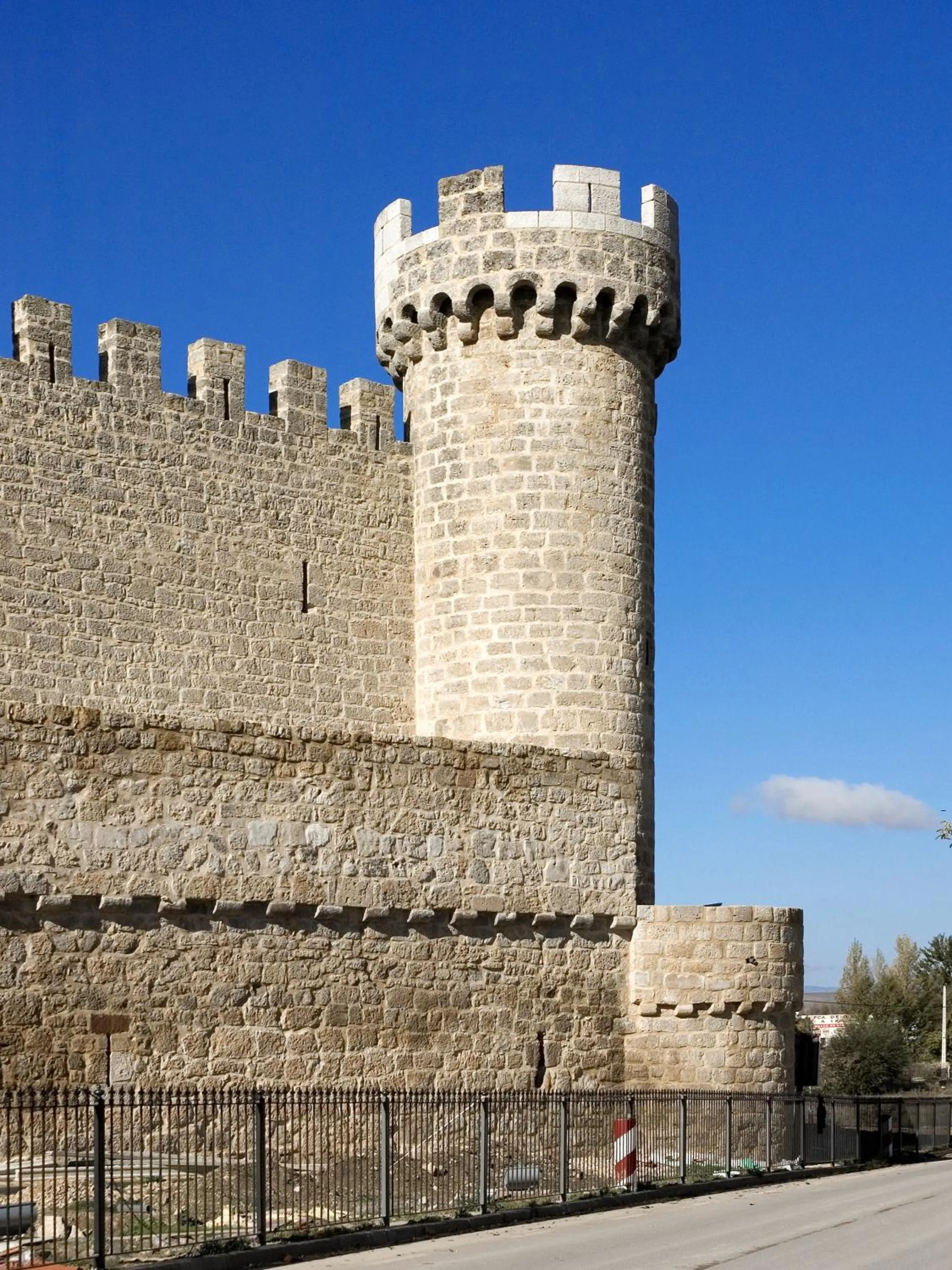 Facade/entrance in Señorio de Olmillos