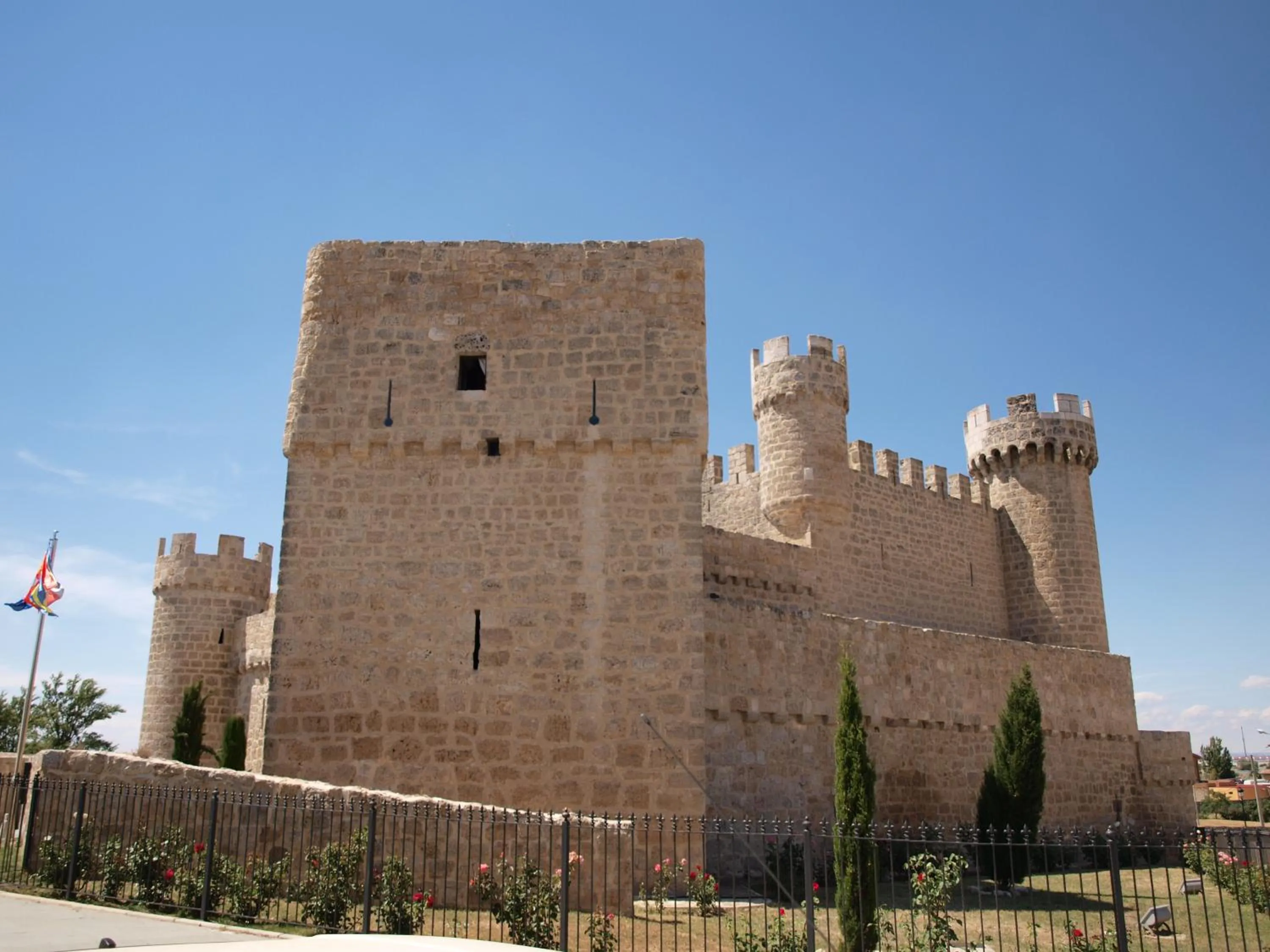 Facade/entrance in Señorio de Olmillos