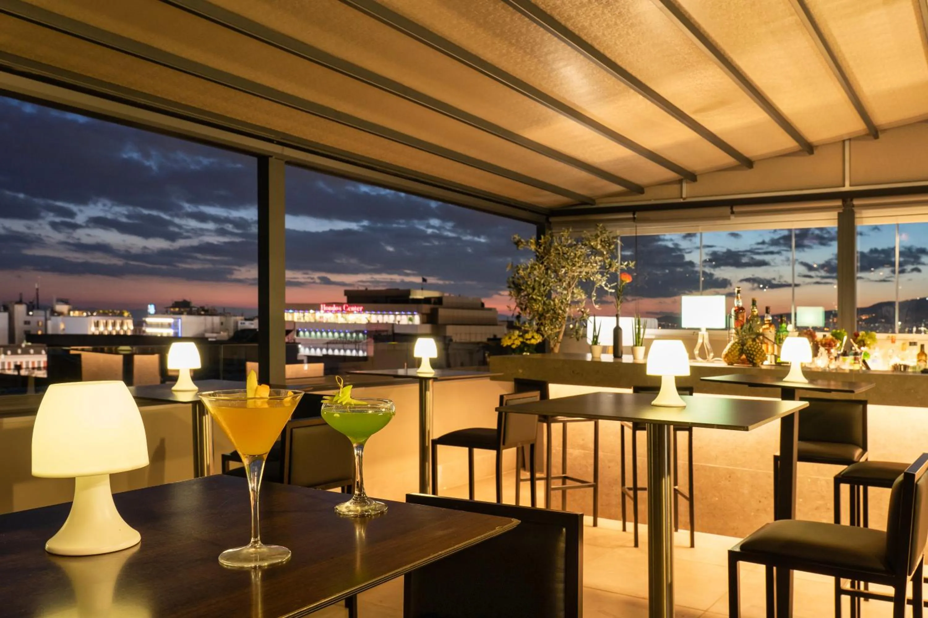 Restaurant/places to eat in Polis Grand Hotel