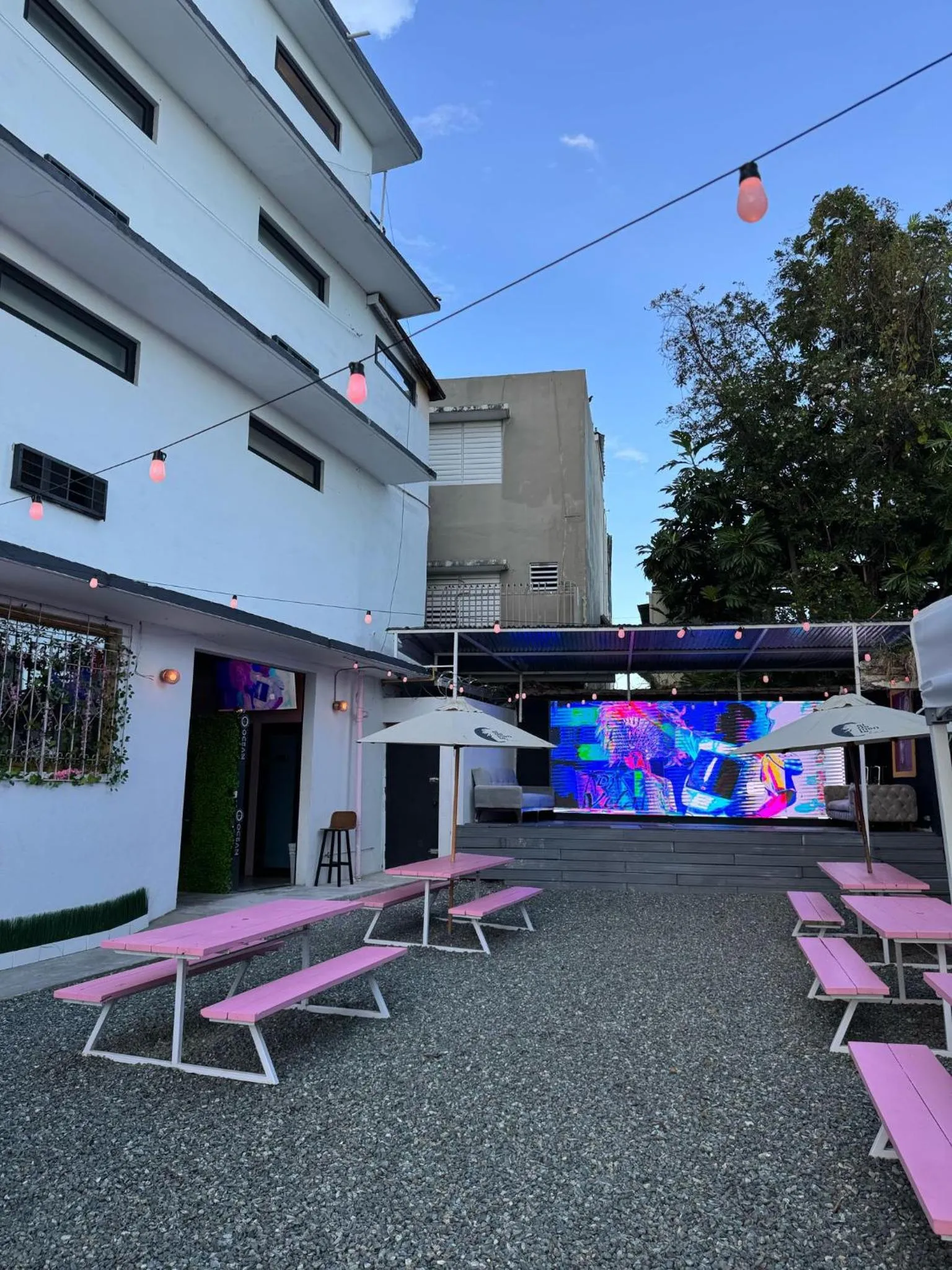 Karaoke in La Calma Poshtel