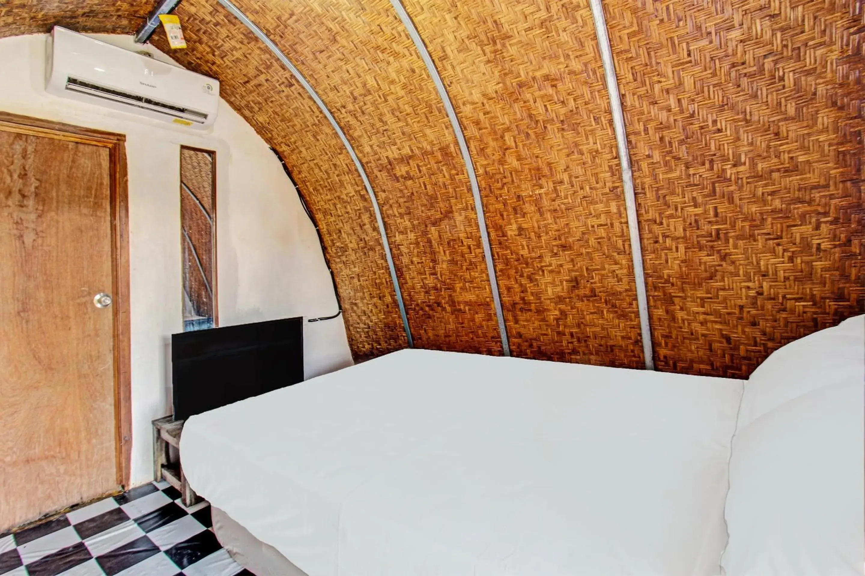 Bedroom, Bed in Hotel O Samalas Syariah Homestay Near SDN TANAK BEAK Bedroom, Bed in Hotel O Samalas Syariah Homestay Near SDN TANAK BEAK