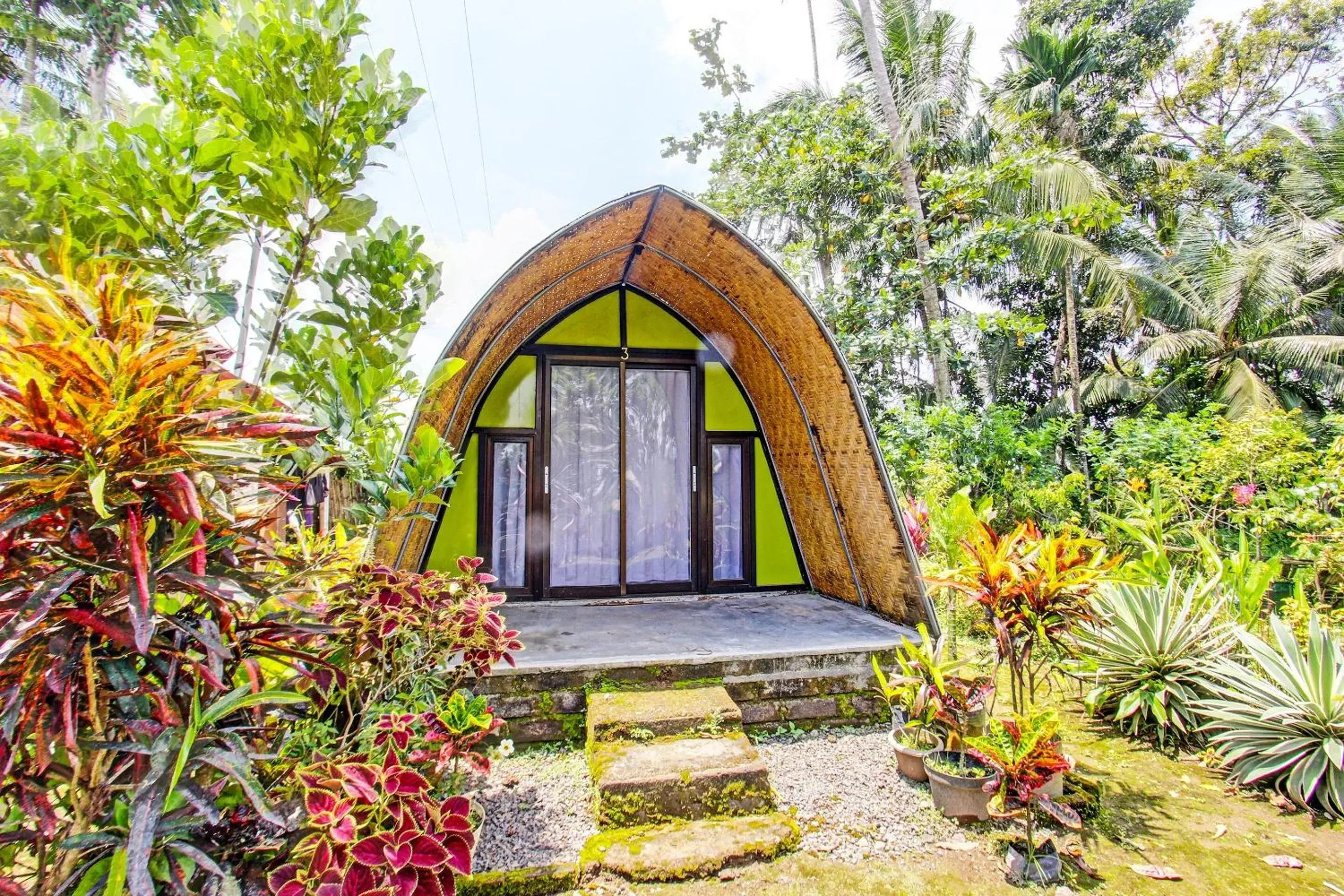 Facade/entrance in Hotel O Samalas Syariah Homestay Near SDN TANAK BEAK Facade/entrance in Hotel O Samalas Syariah Homestay Near SDN TANAK BEAK