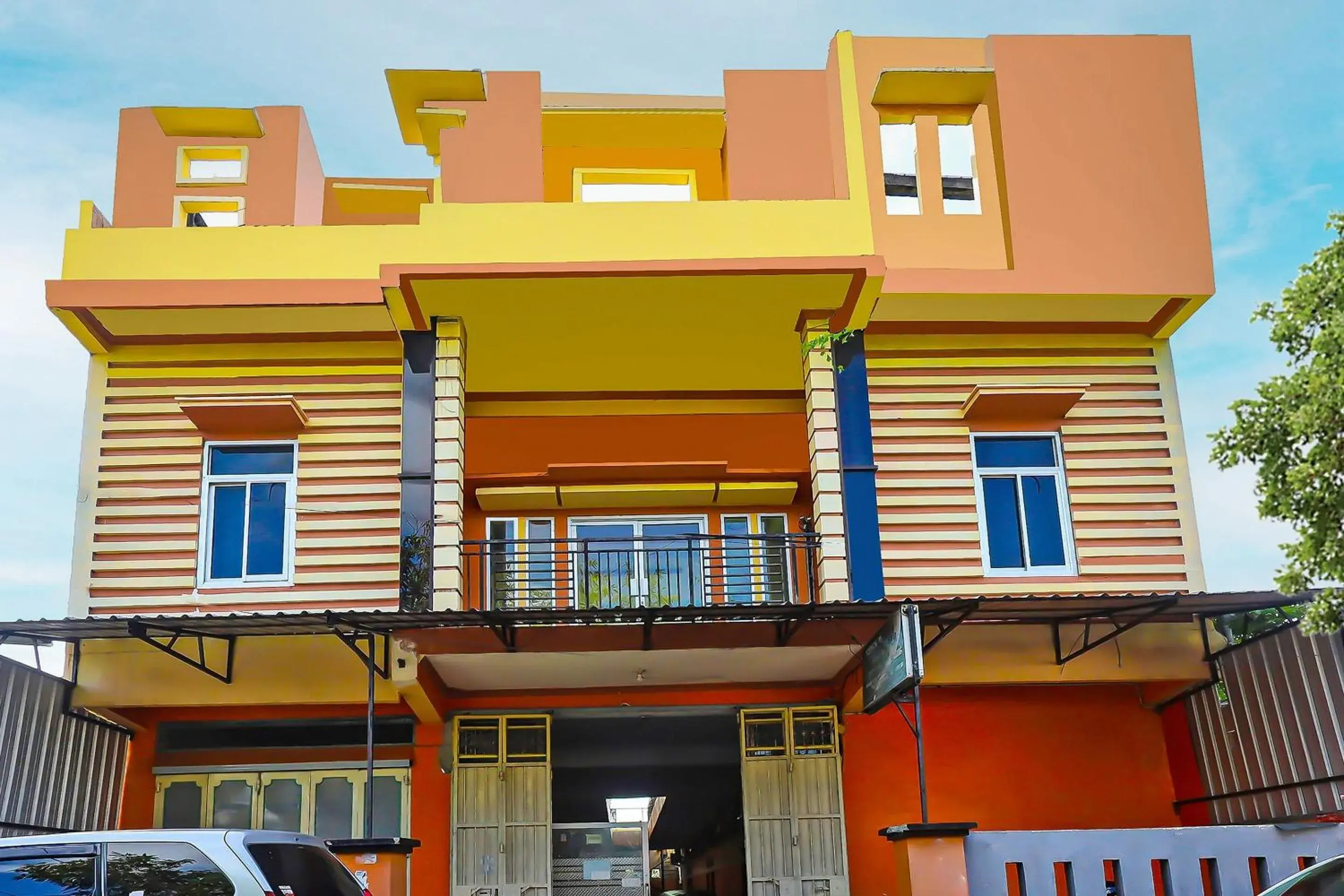 Facade/entrance in Hotel O Pondokan Tali Super Facade/entrance in Hotel O Pondokan Tali Super