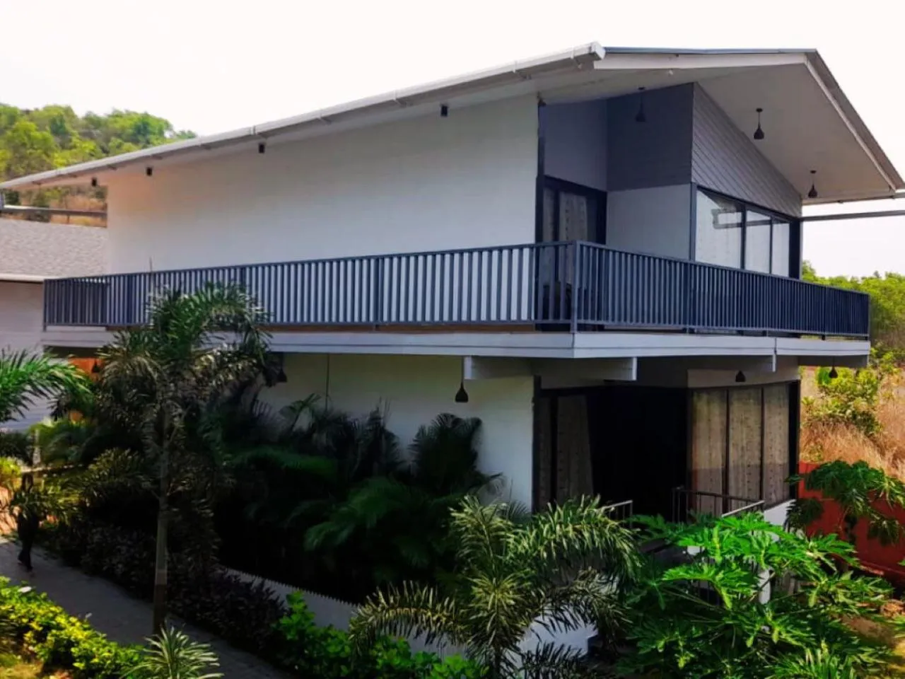 Property building in Dallas Beach Resorts Ashvem Beach