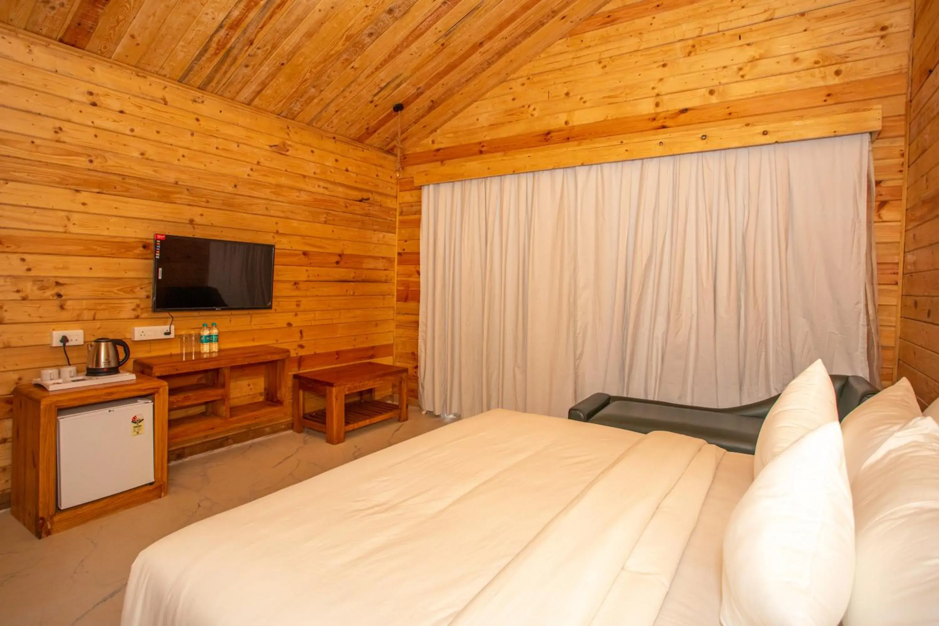 Bedroom, Bed in Dallas Beach Resorts Ashvem Beach Bedroom, Bed in Dallas Beach Resorts Ashvem Beach