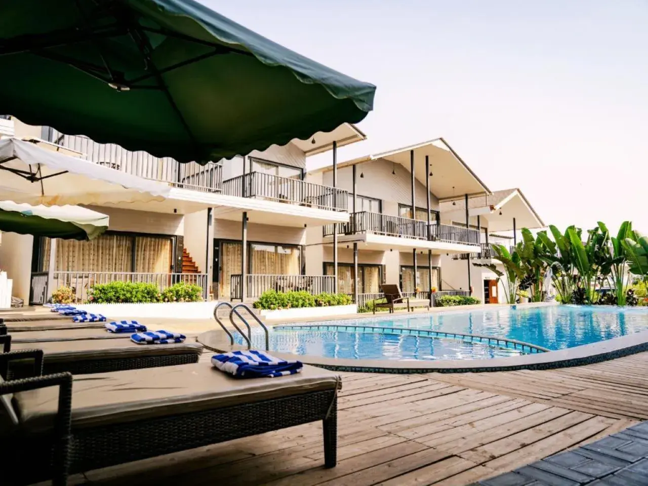 Swimming pool in Dallas Beach Resorts Ashvem Beach Swimming pool in Dallas Beach Resorts Ashvem Beach