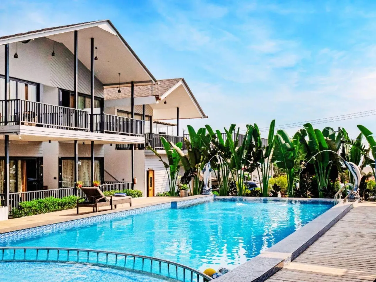 Property building in Dallas Beach Resorts Ashvem Beach