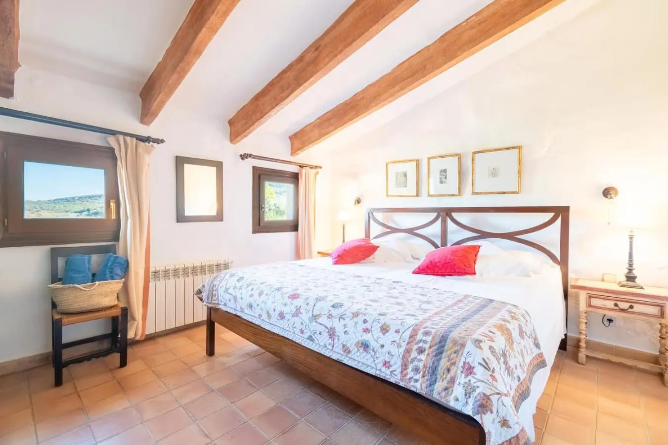 Bed in Reserva Rotana Golf Resort