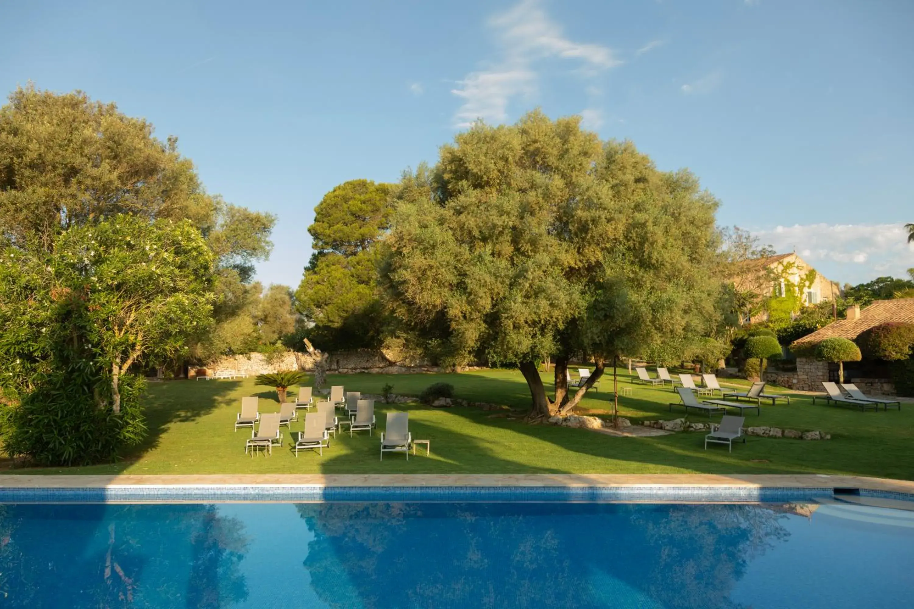 Swimming pool in Reserva Rotana Golf Resort Swimming pool in Reserva Rotana Golf Resort