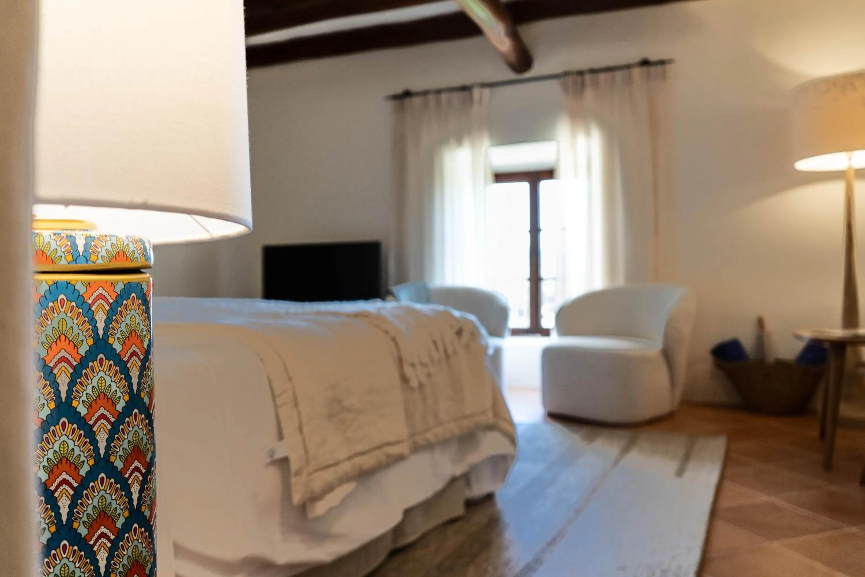 Bed in Reserva Rotana Golf Resort