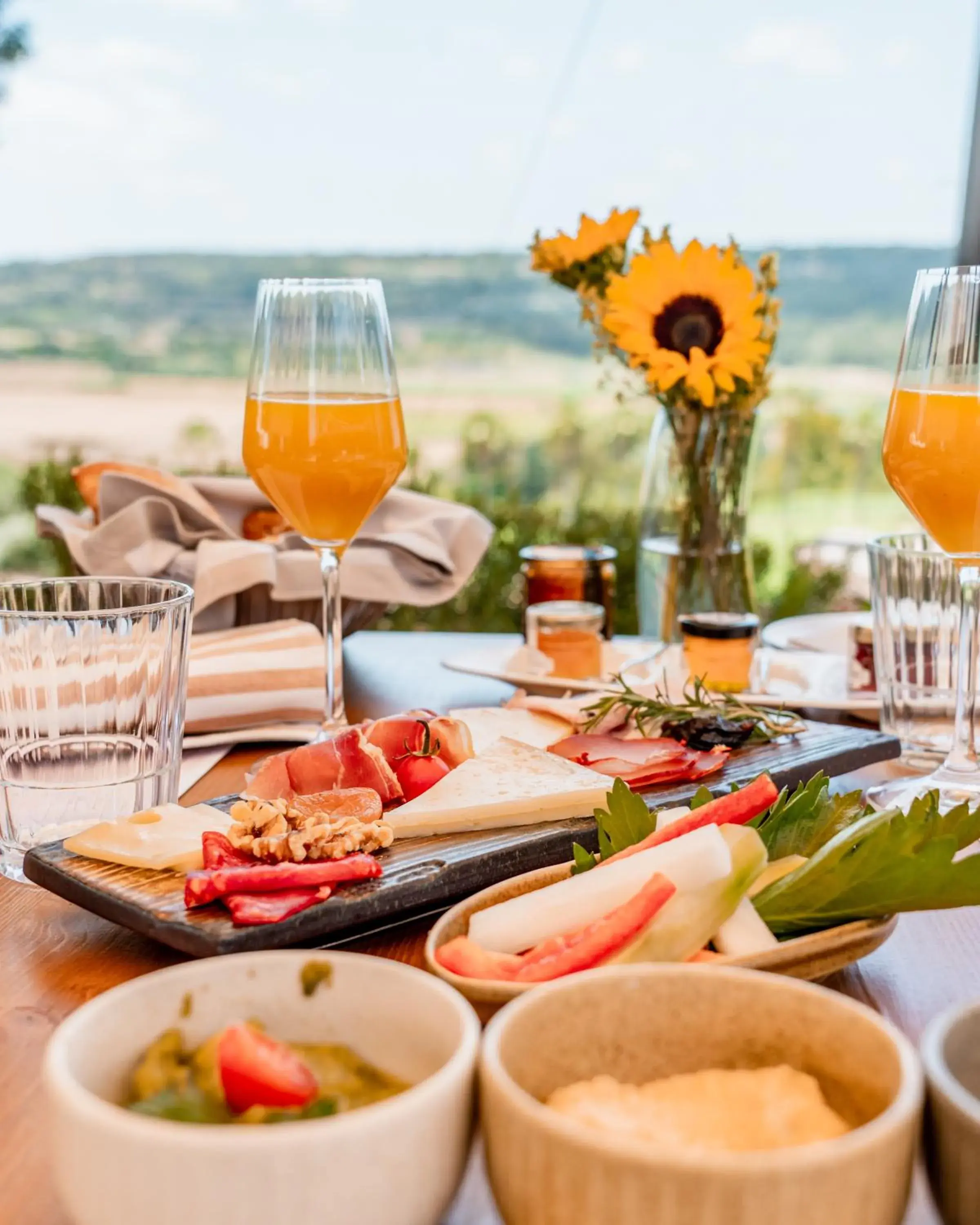 Restaurant/places to eat in Reserva Rotana Golf Resort Restaurant/places to eat in Reserva Rotana Golf Resort