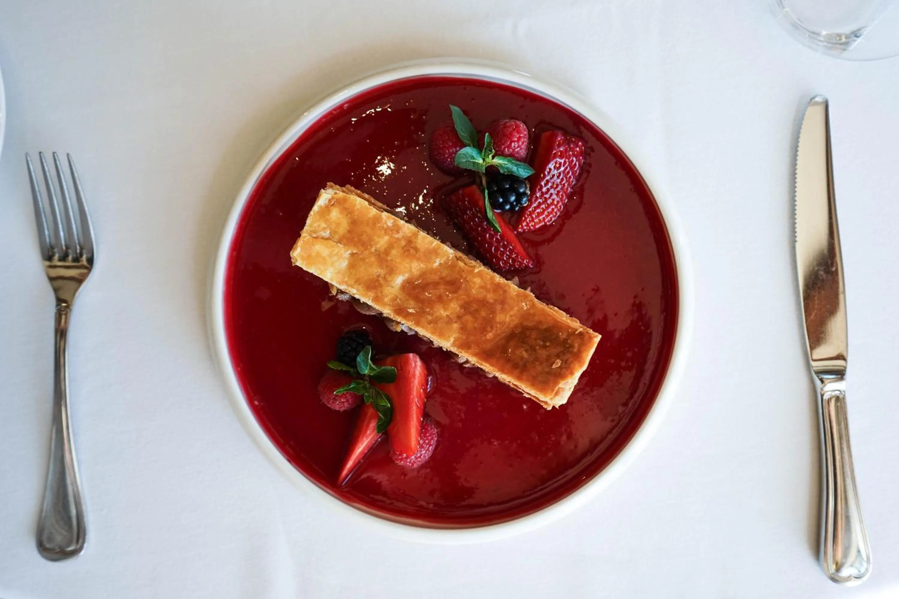 Food and drinks in Reserva Rotana Golf Resort