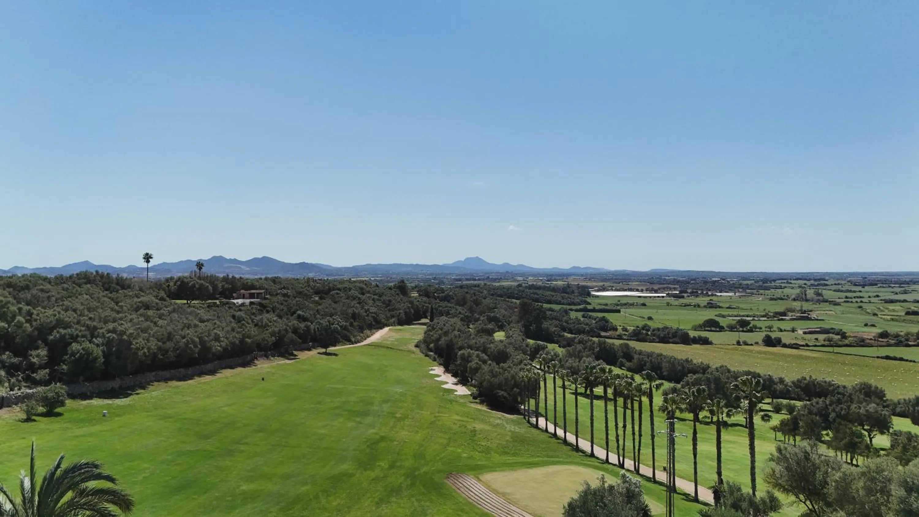 Golfcourse in Reserva Rotana Golf Resort