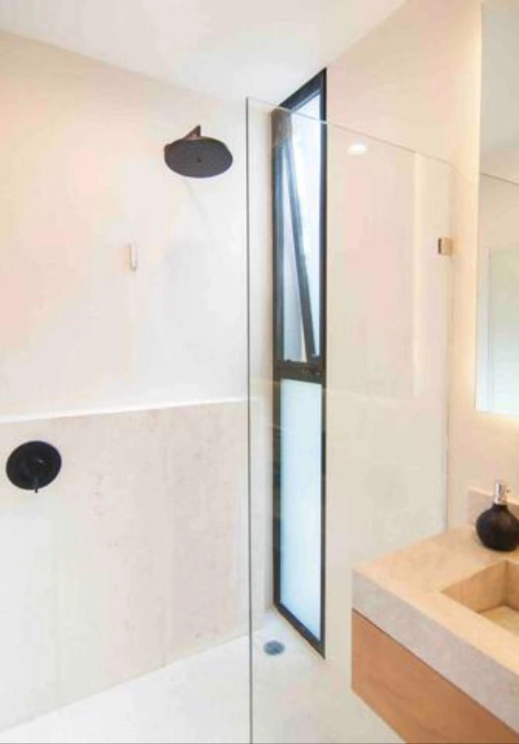 Shower in Spectacular Apartment Quiet Area Pool & Gym PURE 301
