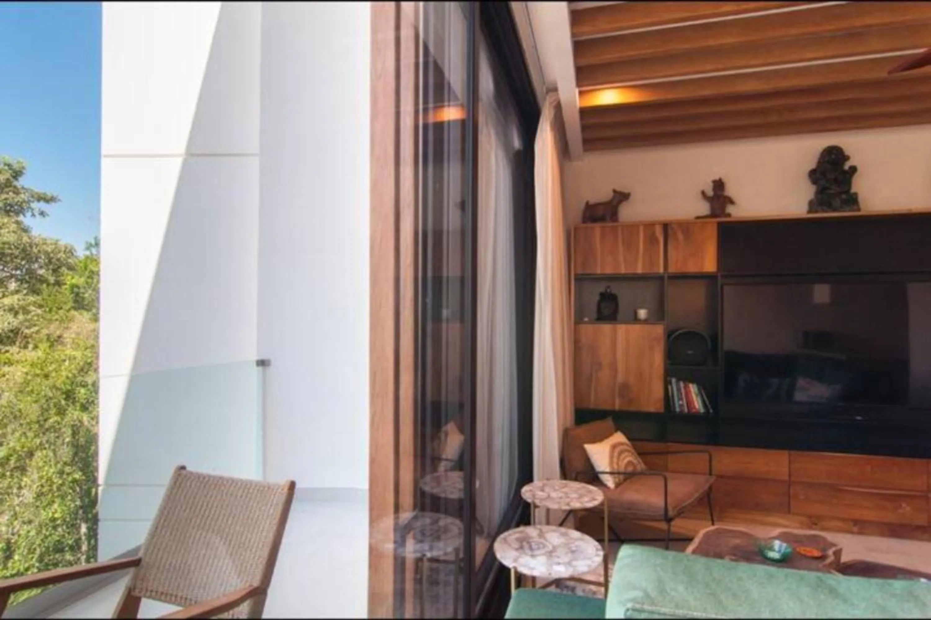 Balcony/Terrace in Spectacular Apartment Quiet Area Pool & Gym PURE 301