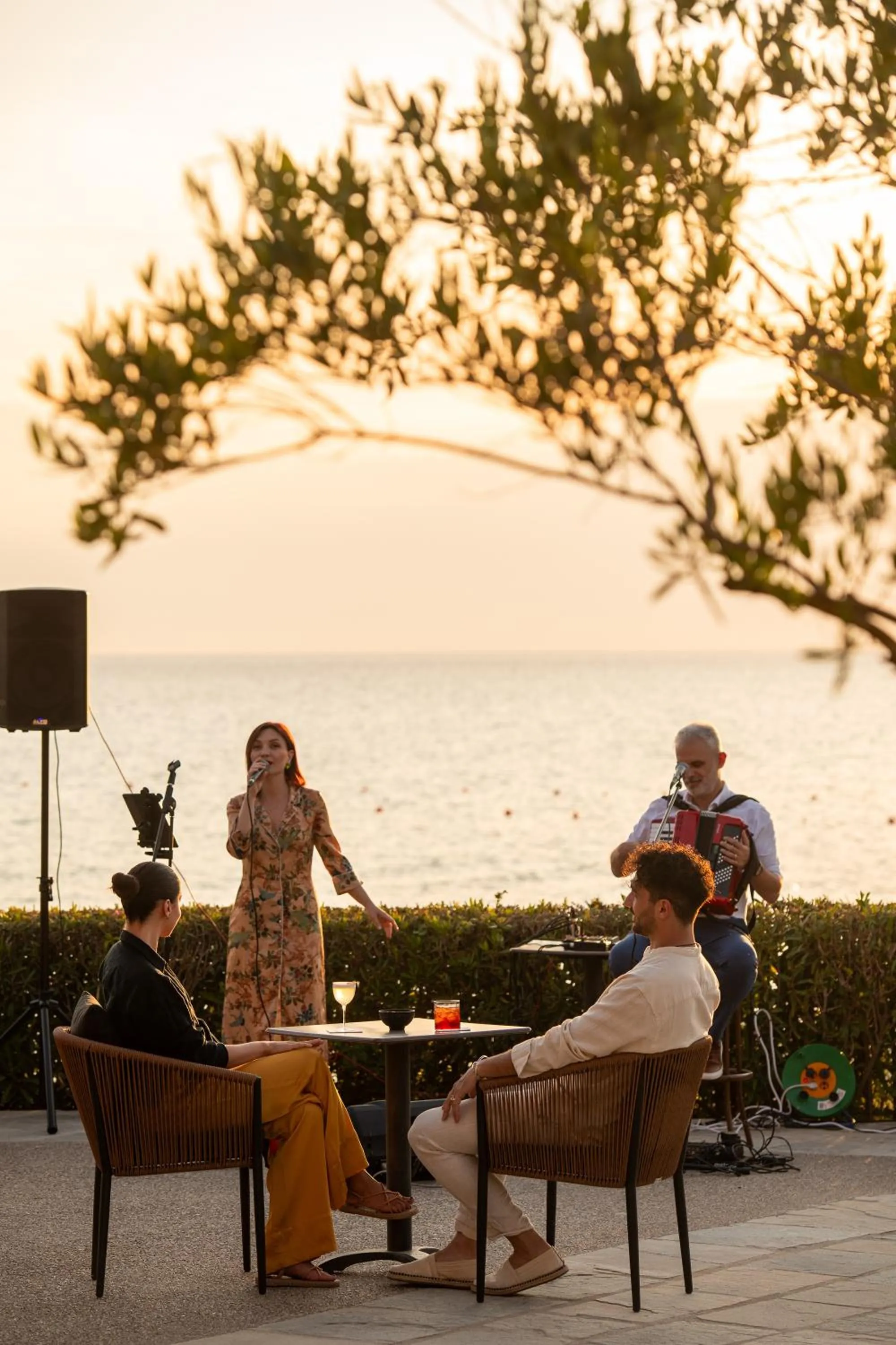 Evening entertainment in Simantro Resort