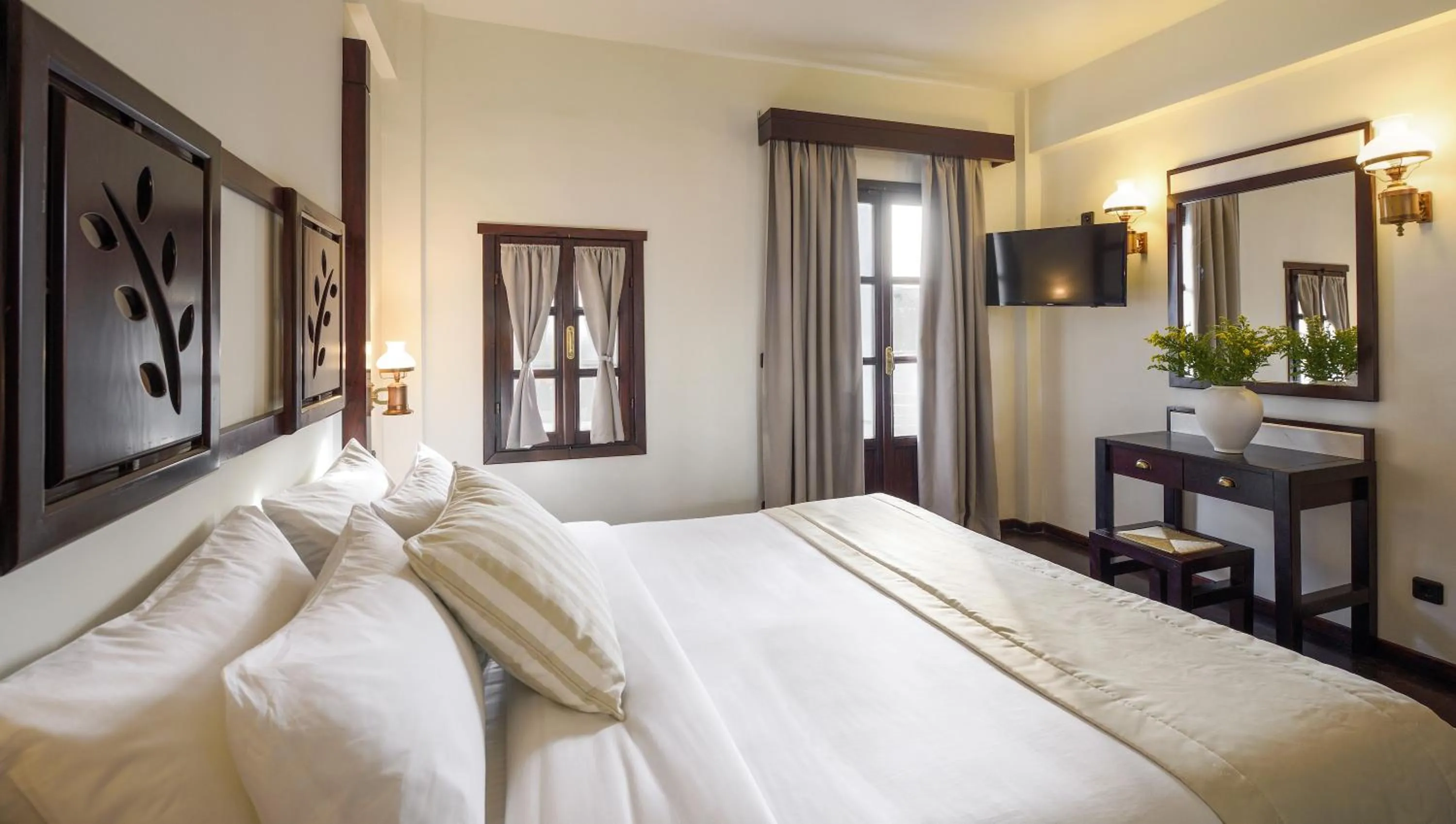 Bed in Simantro Resort